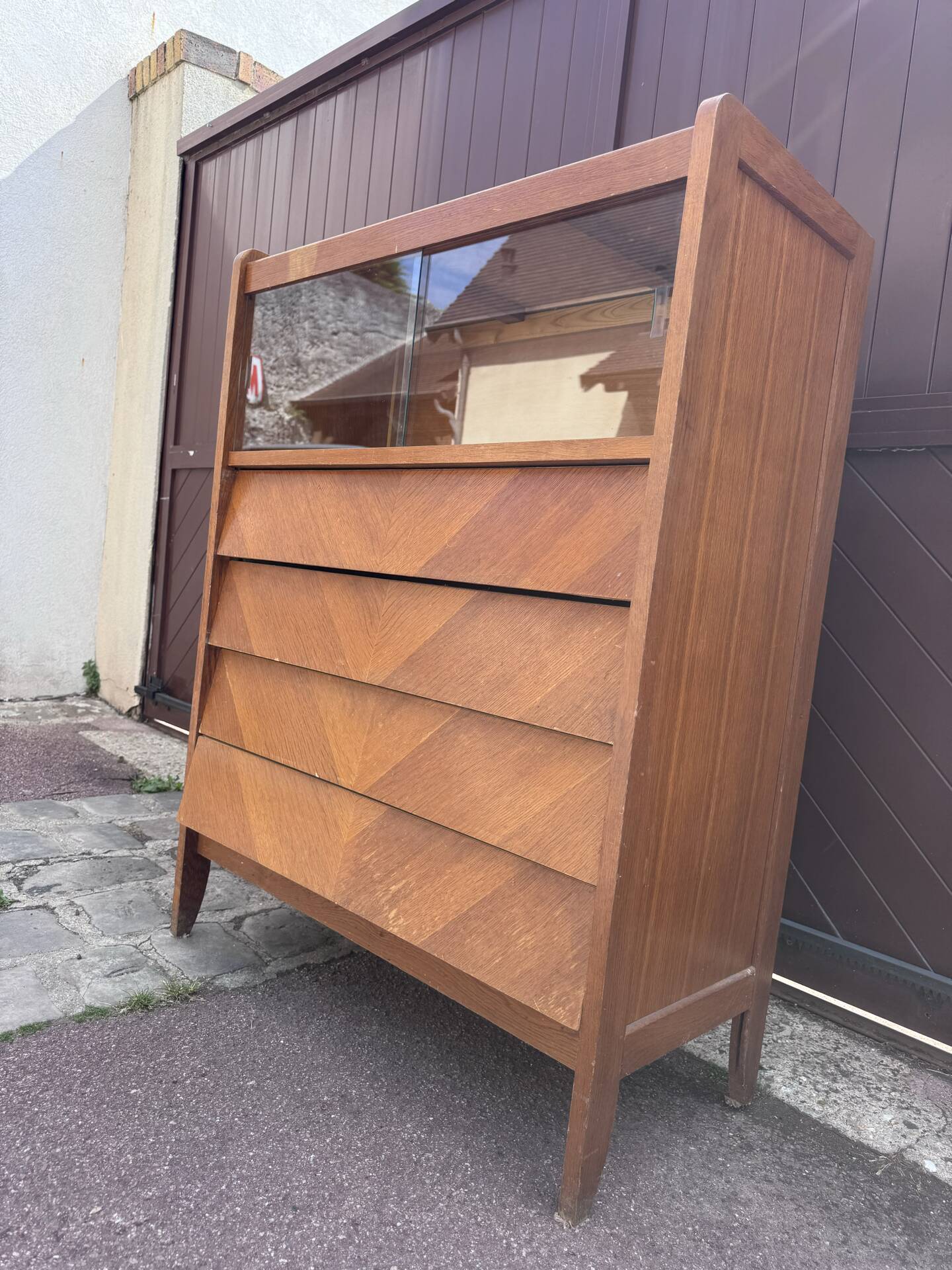Glass cabinet