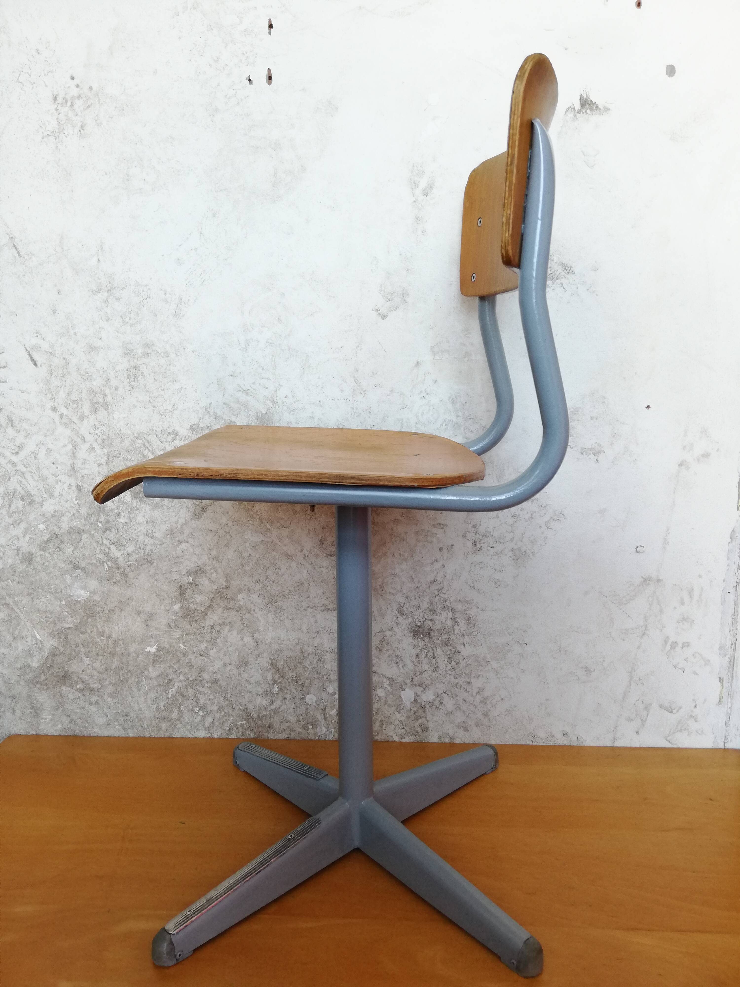 BAUHAUS style office, with chair