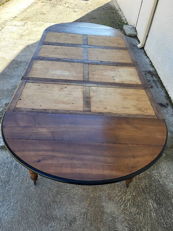 louis philippe 6-leged walnut table from the 19th century 320.50 cm long