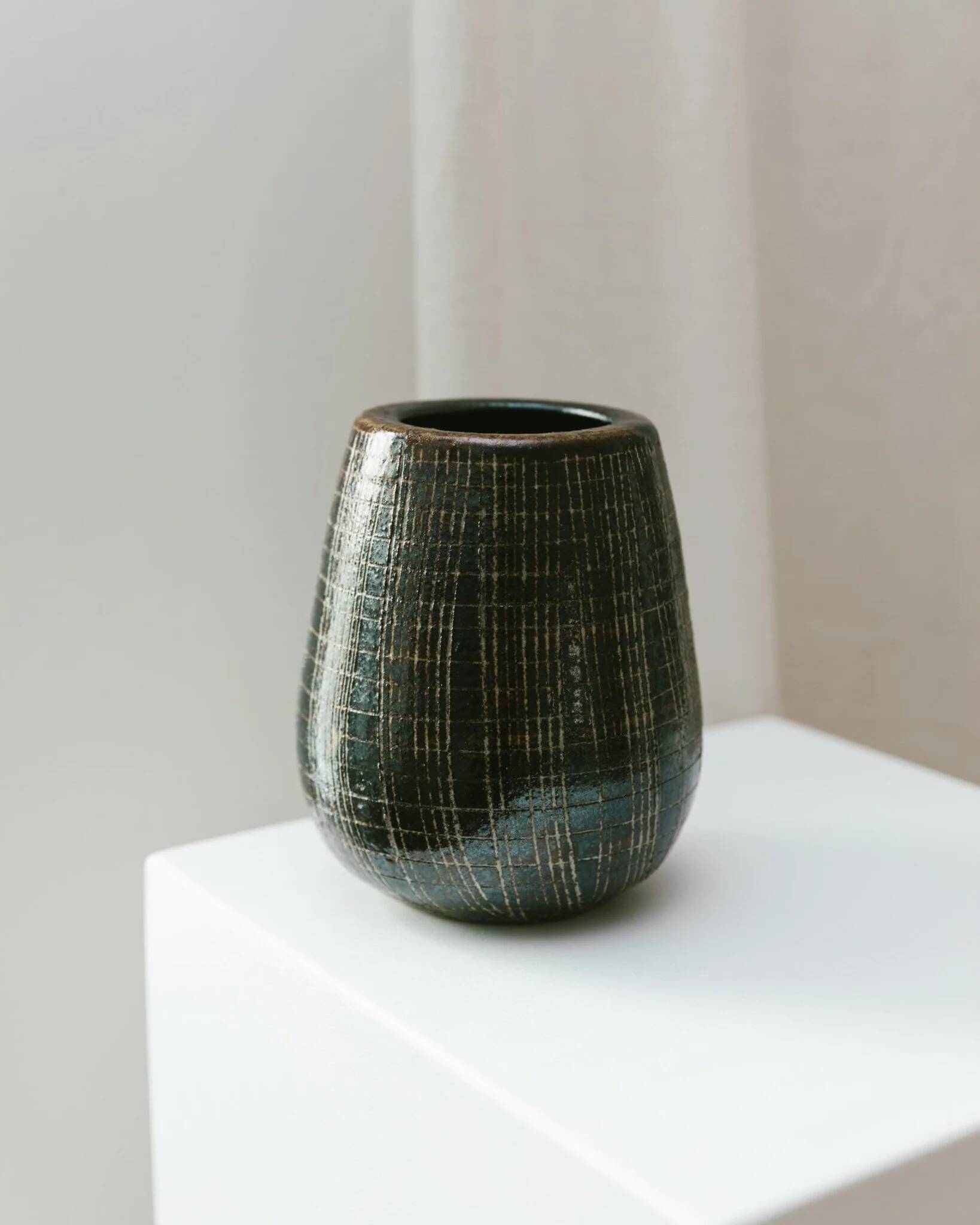 XL VEB Coswig DDR Mid-Century Ceramic Vase with Deep Green Glaze, 1970s Studio Piece