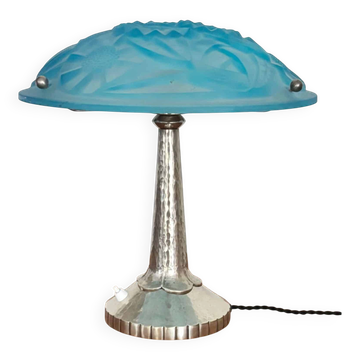Art Deco table lamp, hammered metal base, glass shade, Degué, France, 1920-30s