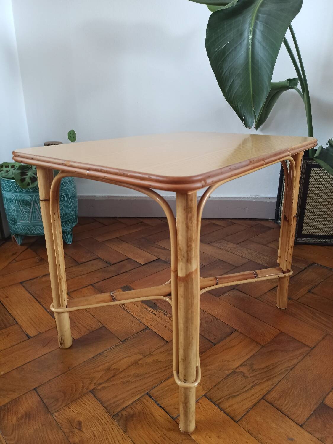Table d'appoint vintage en rotin et bambou