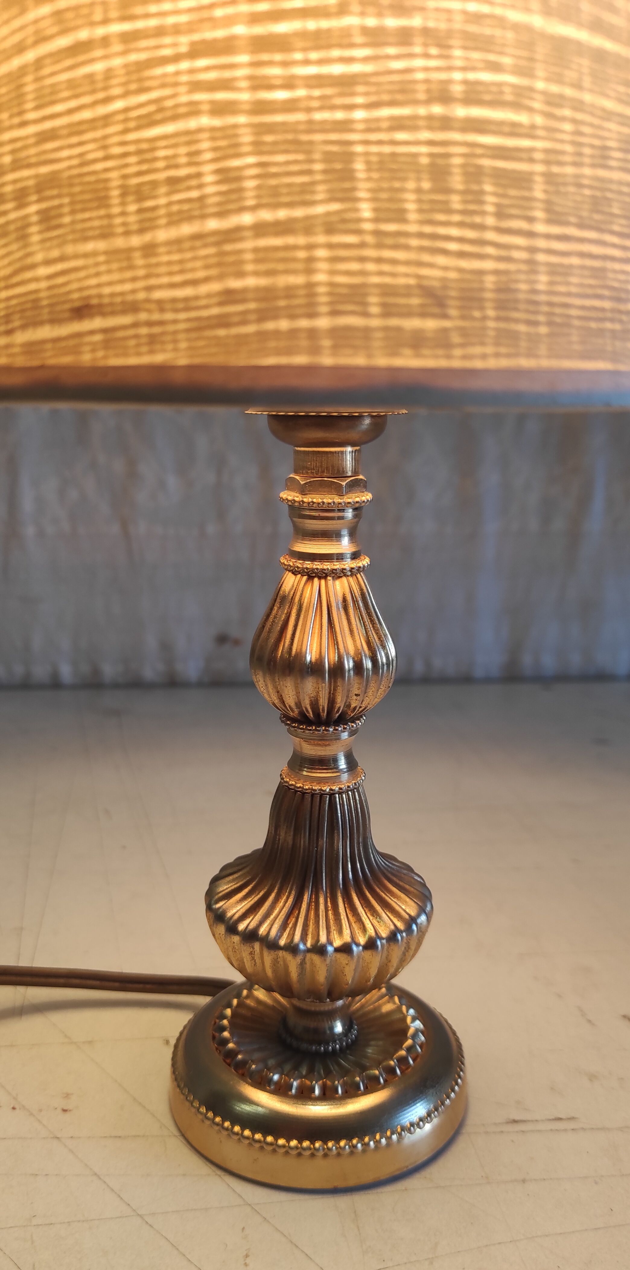 Lampe à poser en laiton doré - mid. XXeme