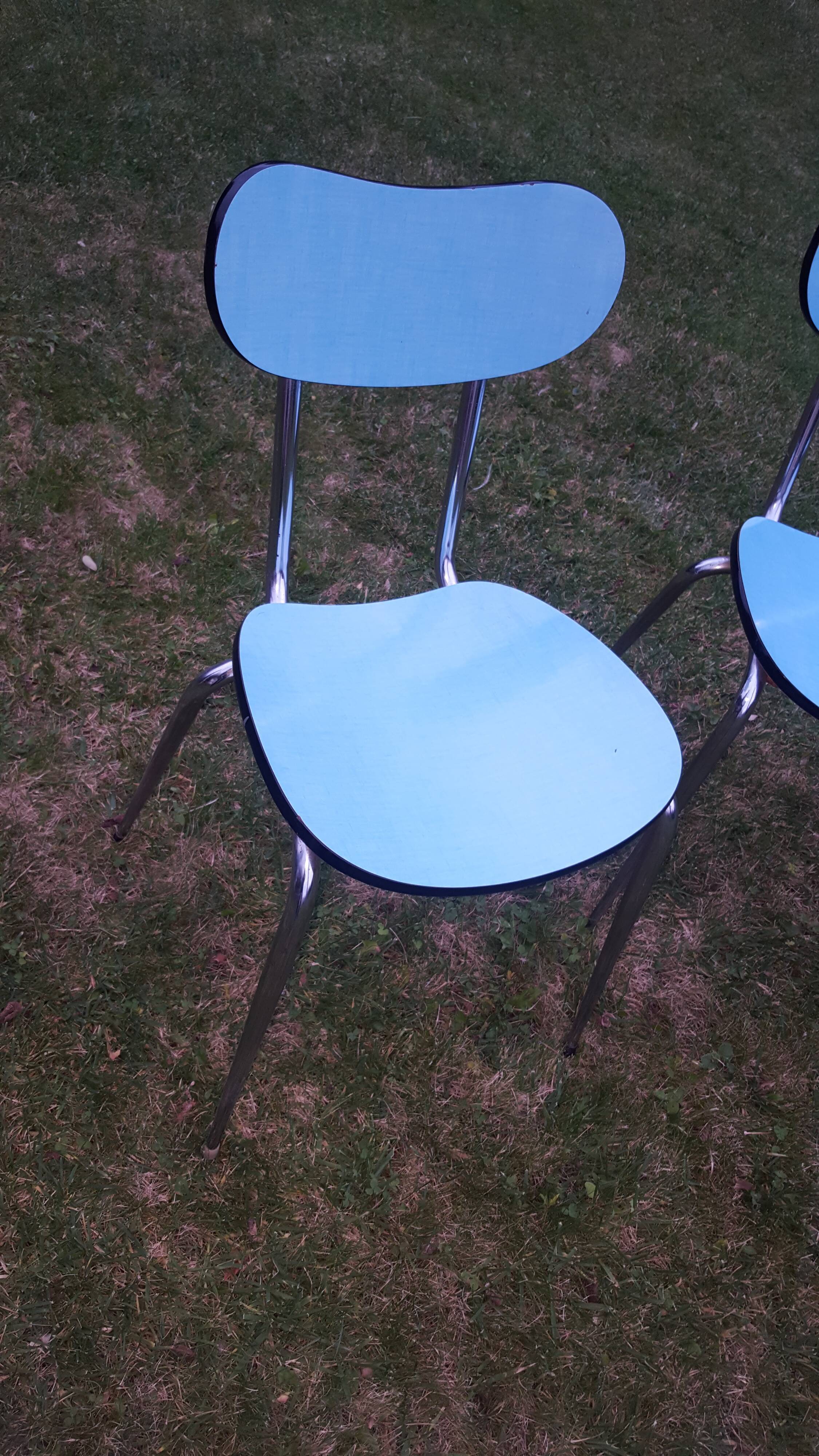 4 chaises vintages en formica bleues