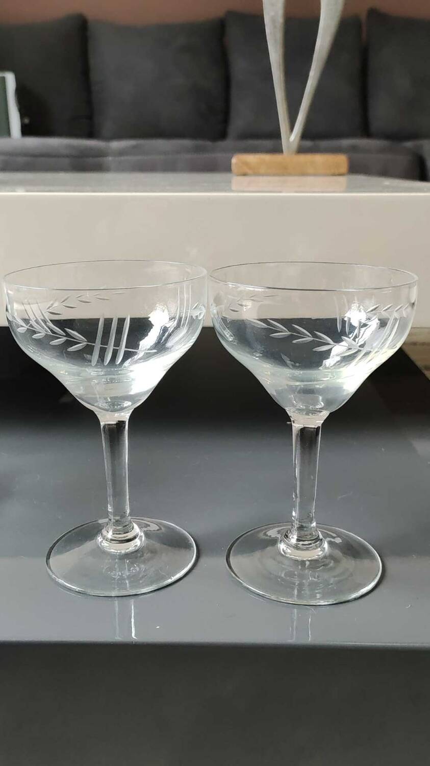 Lot 6 art décor champagne glasses, 1920s. chiseled ears of wheat/transverse lines motifs