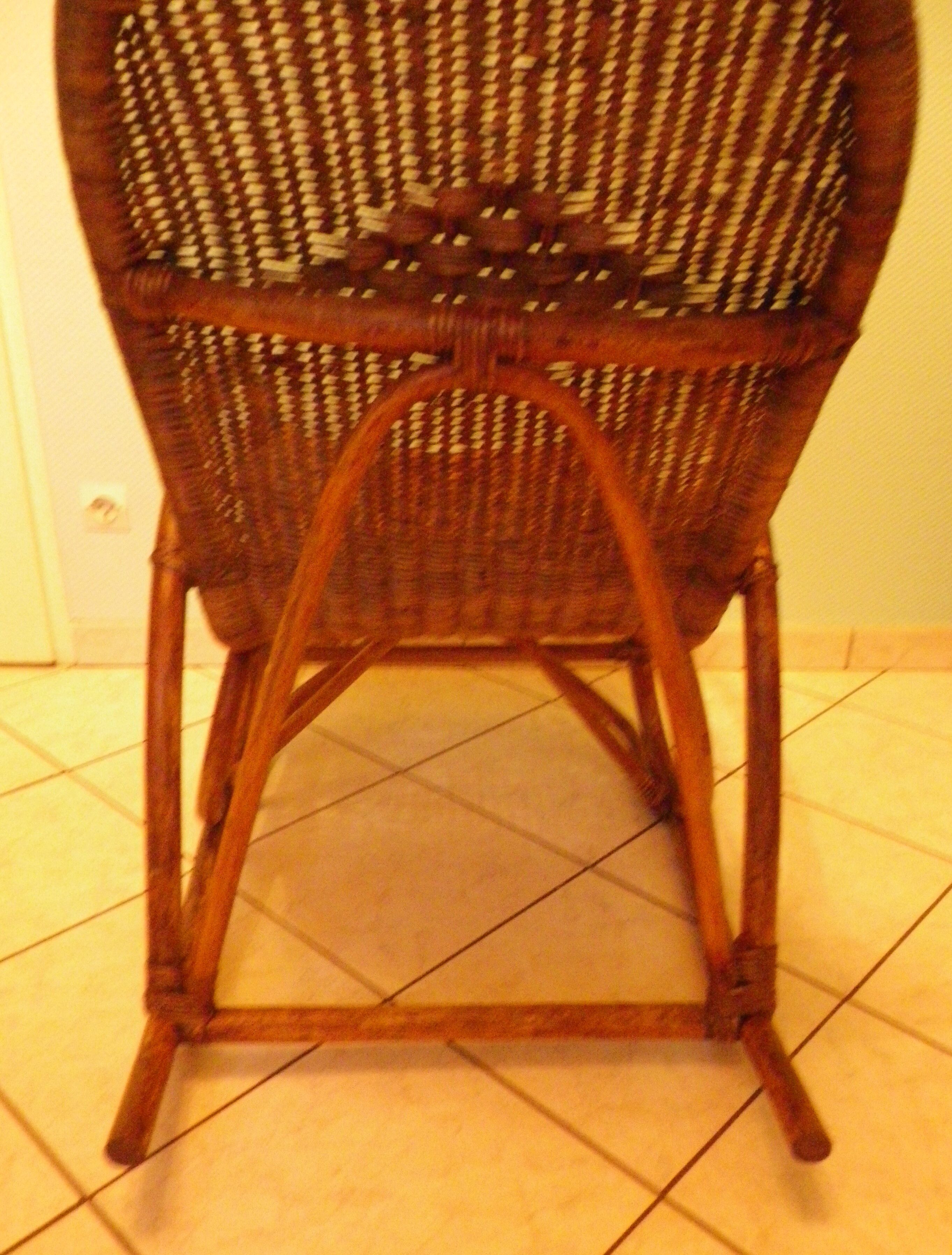 Rocking chair from the 70s in rattan and wicker