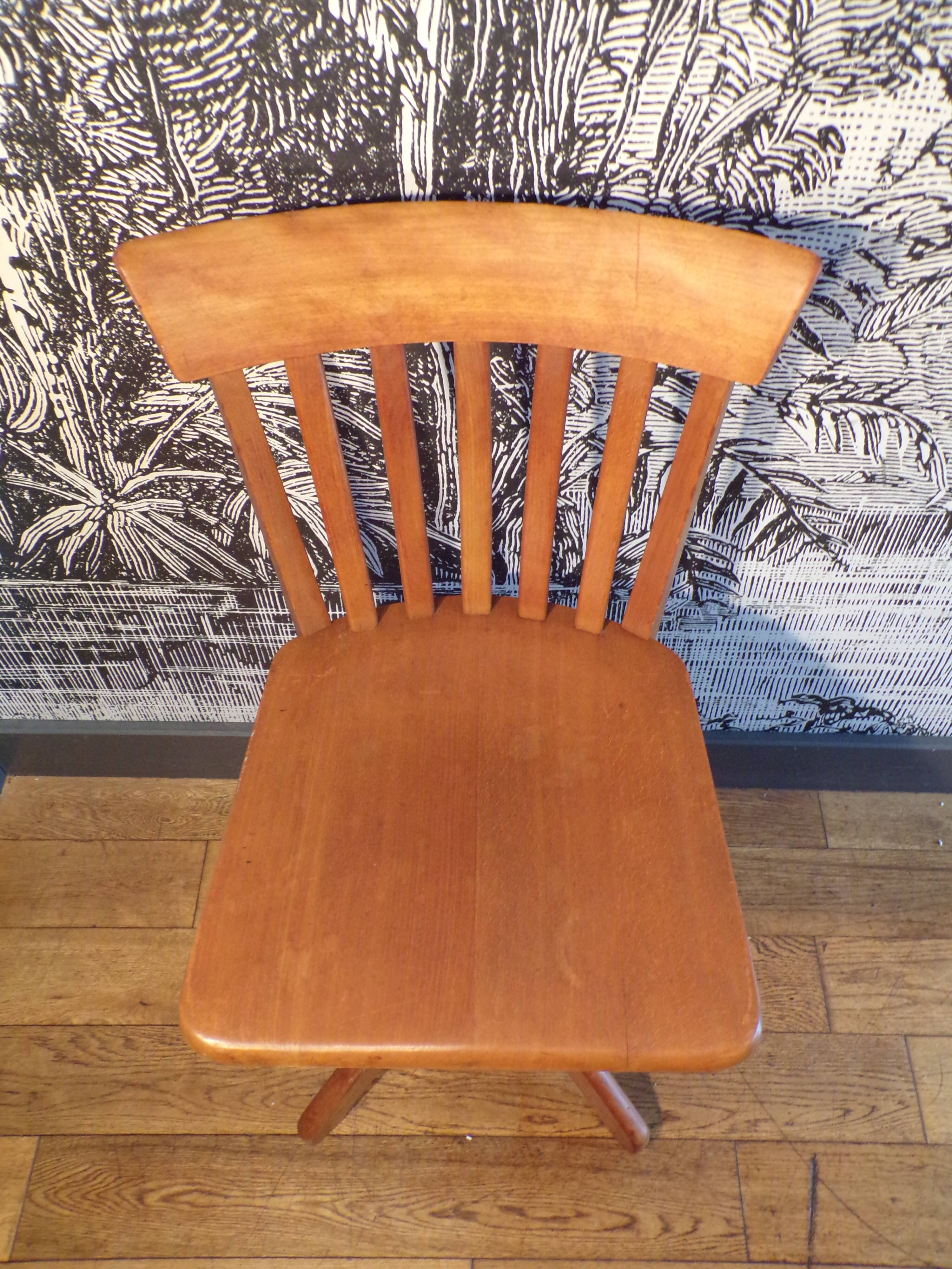 Chaise américaine pivotante