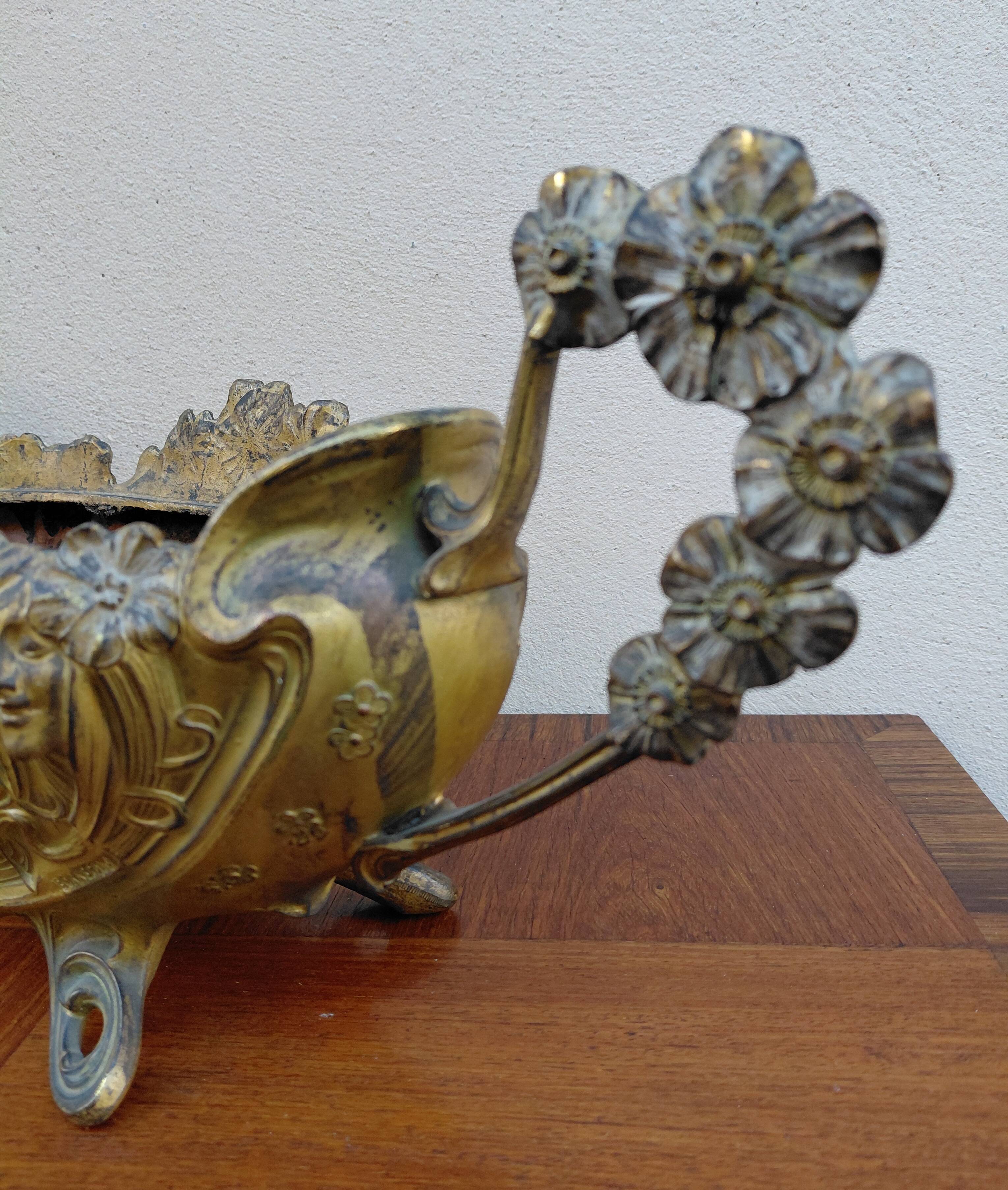 Jardinière en bronze de Claude Bonnefond