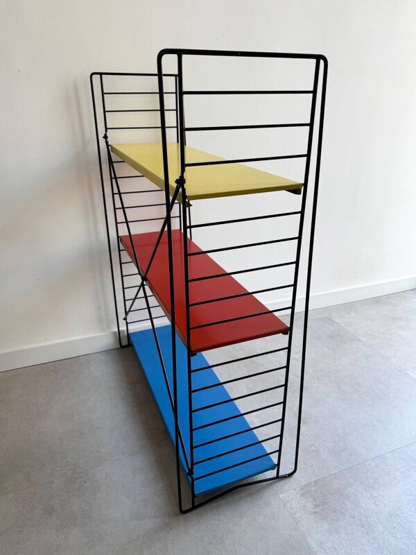 Premiers étagères Tomado autoportantes / armoire de rangement conçues par D. De