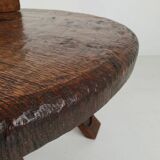 Table basse ronde rustique en chêne, style brutaliste, France, années 1960, milieu du XXe siècle