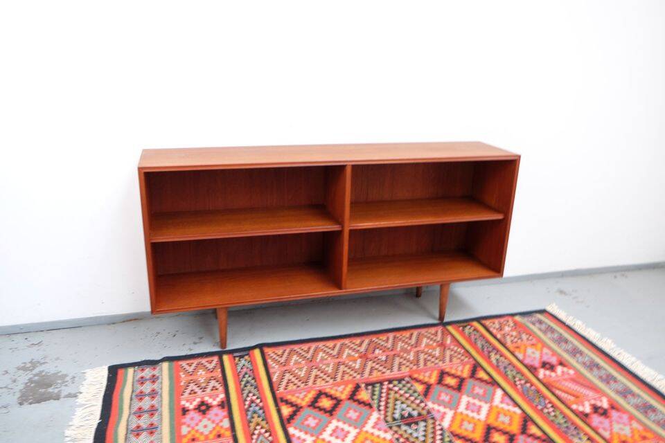 1960s-70s buffet/shelf, in teak, retro vintage style.