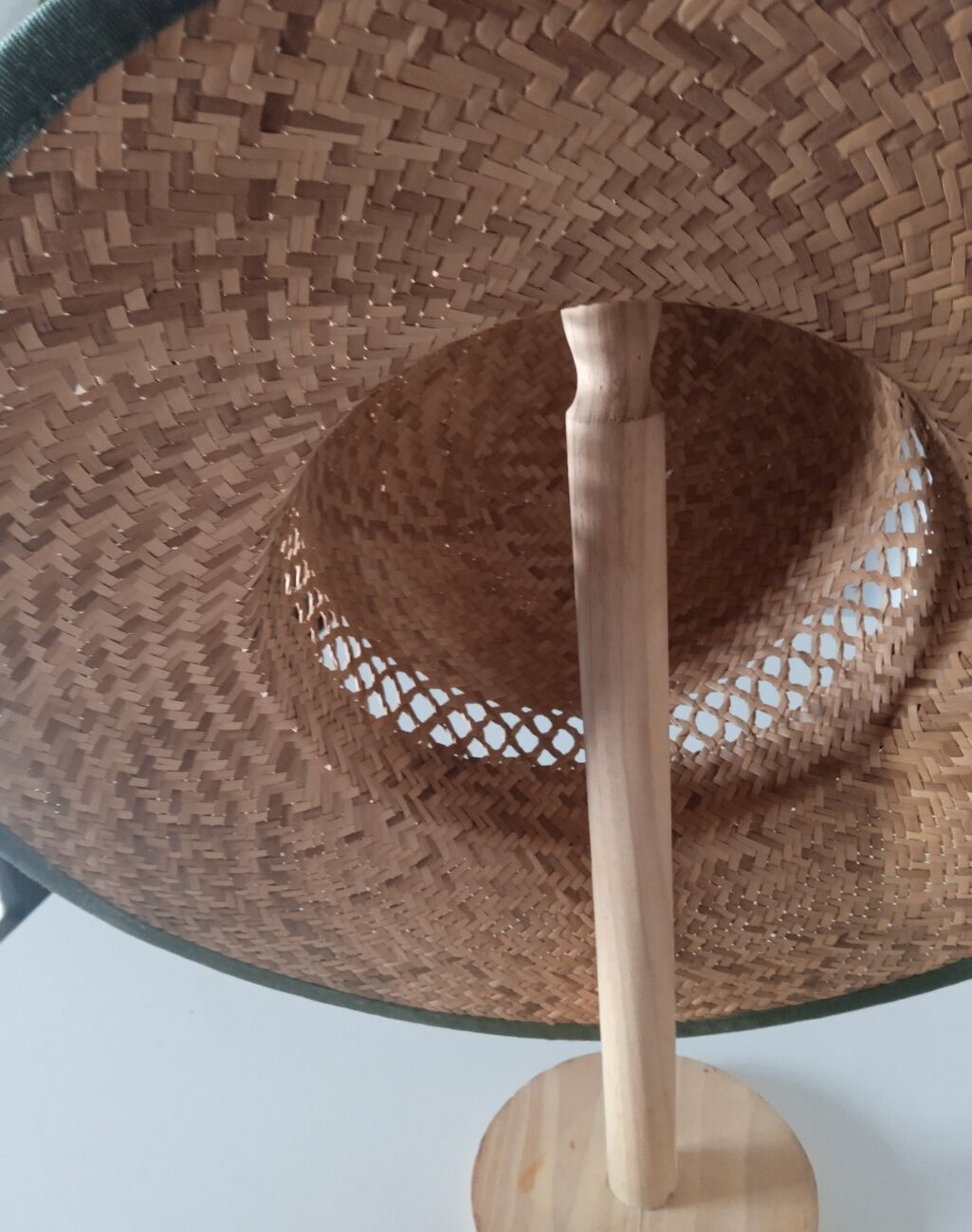 Women's straw hat Chic dress style. Hand-braided natural straw.