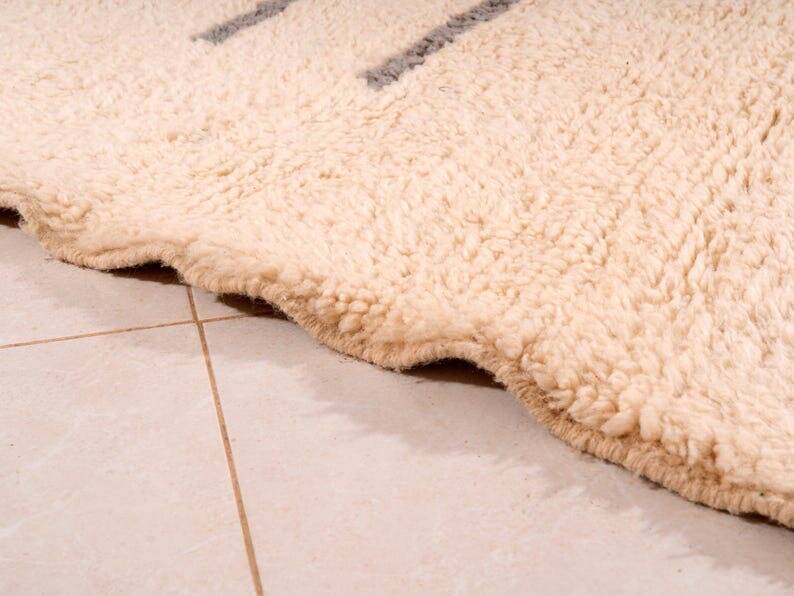 Traditional pure wool rug with colourful patterns, size 1.4/2.6 m.