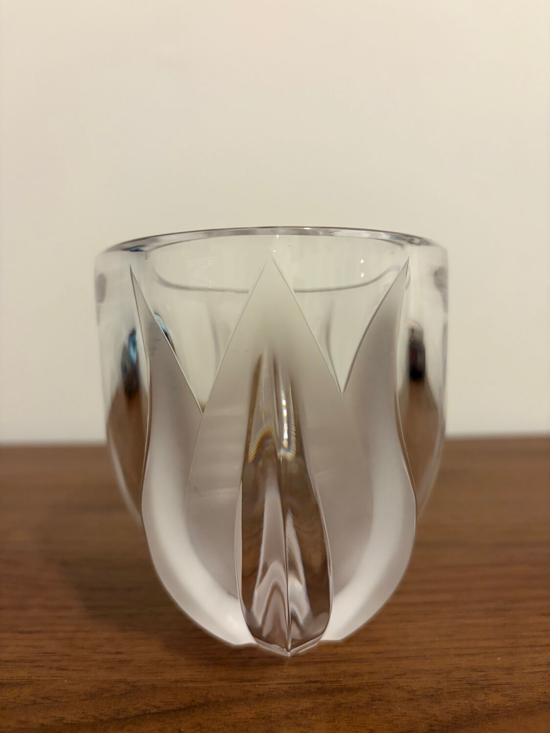 Lalique France vase with tulips in crystal