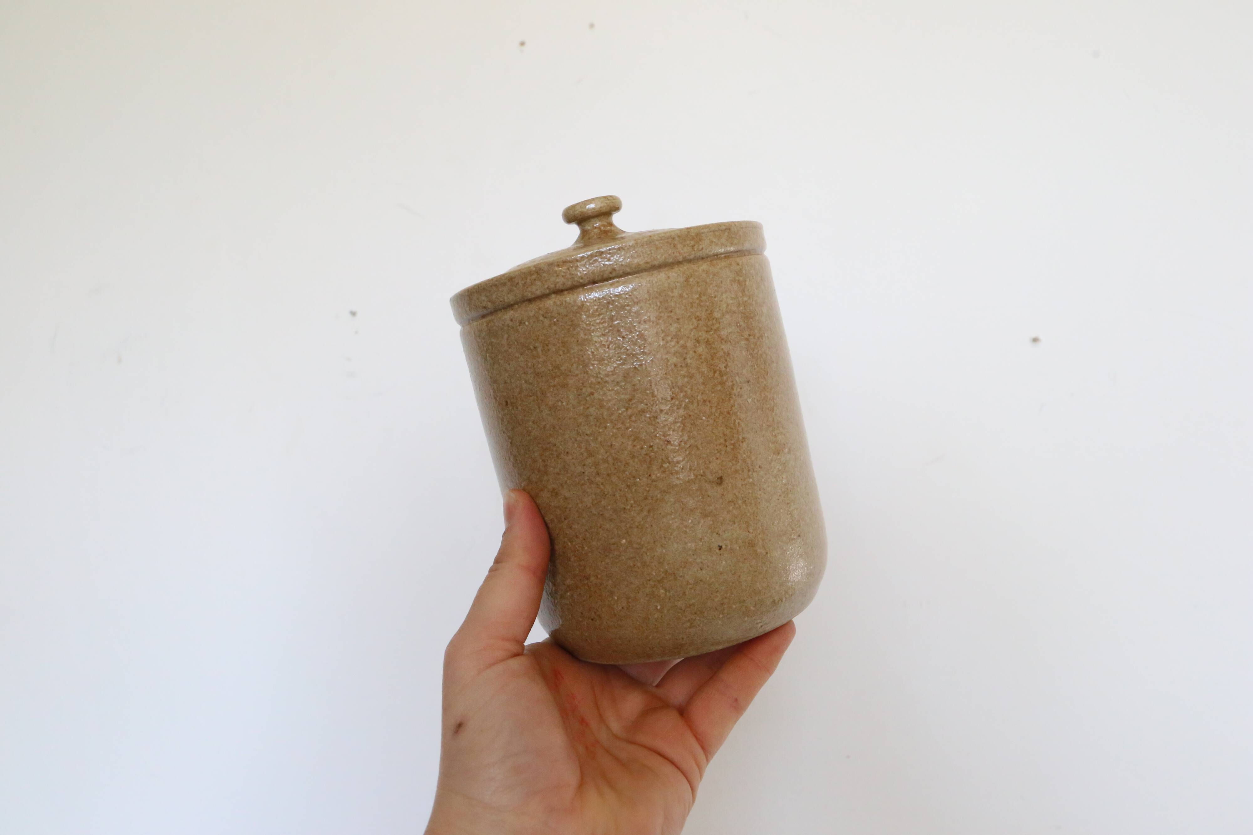 Set of 2 pretty stoneware pots, vintage