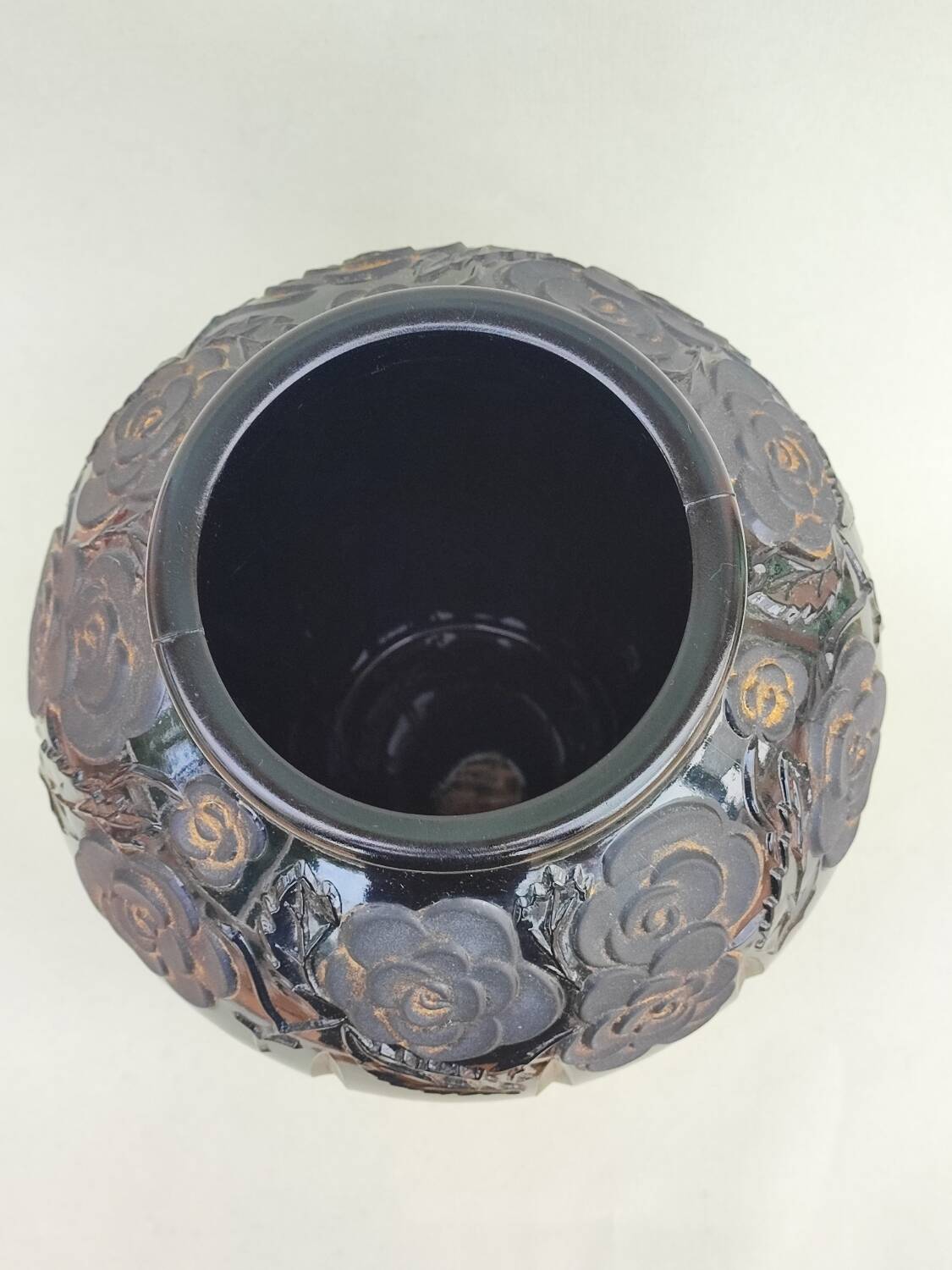 Black glass vase