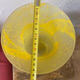 Vase en pâte de verre jaune marbré – Style Art Nouveau