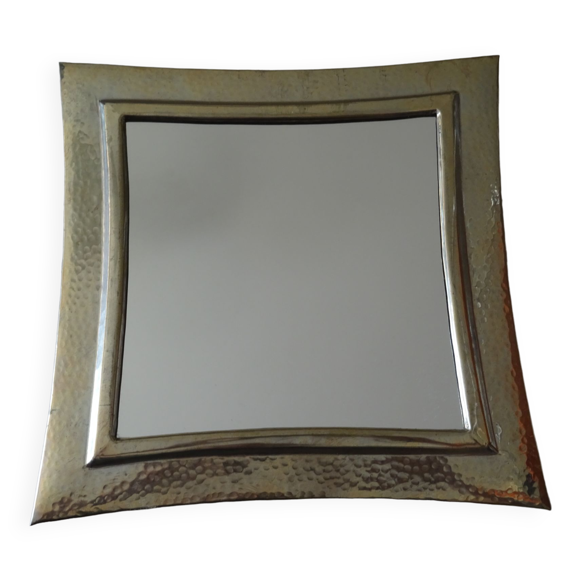 Hammered metal mirror design