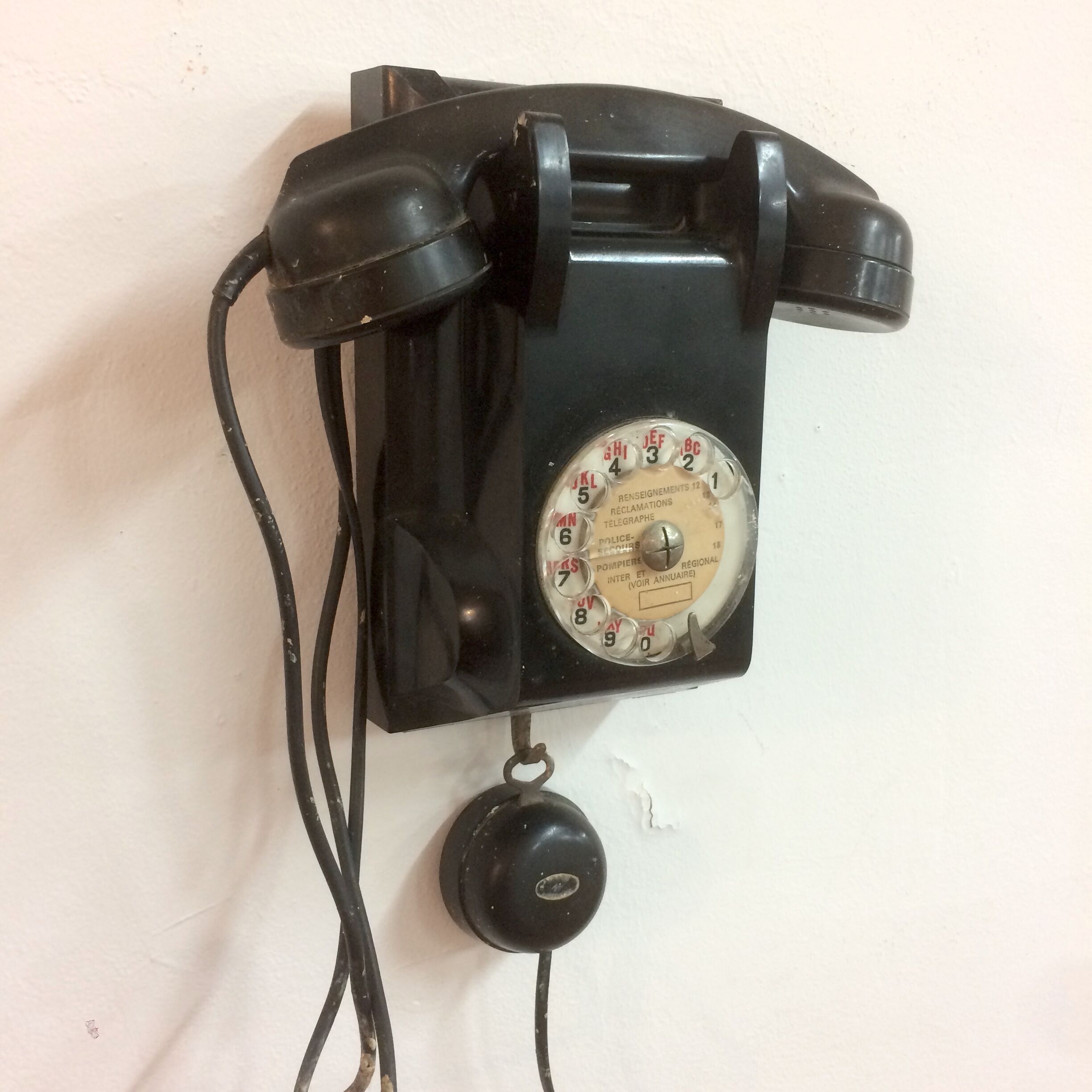 Téléphone à cadran mural Ericsson