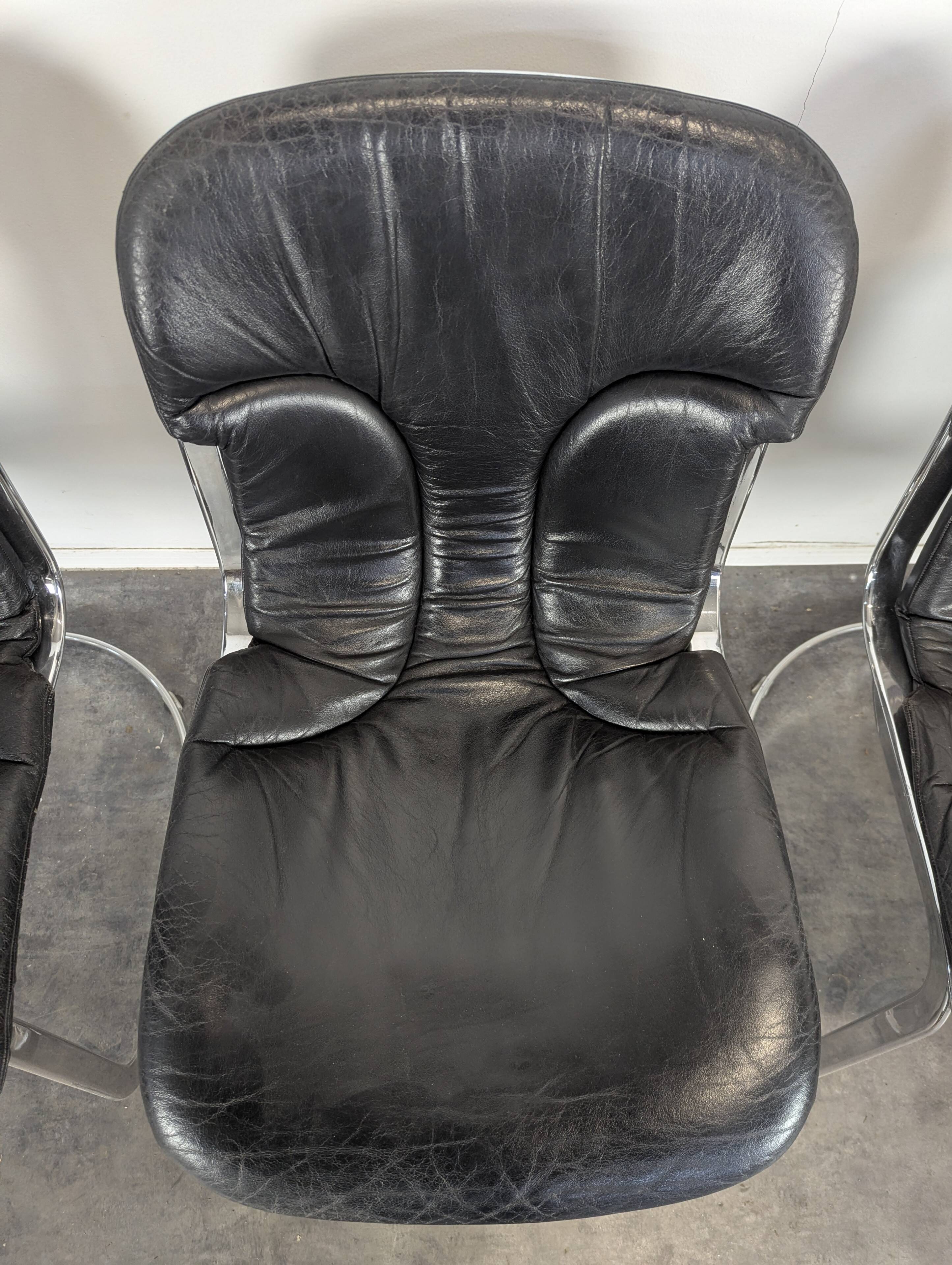 Série de 4 chaises de Willy Rizzo