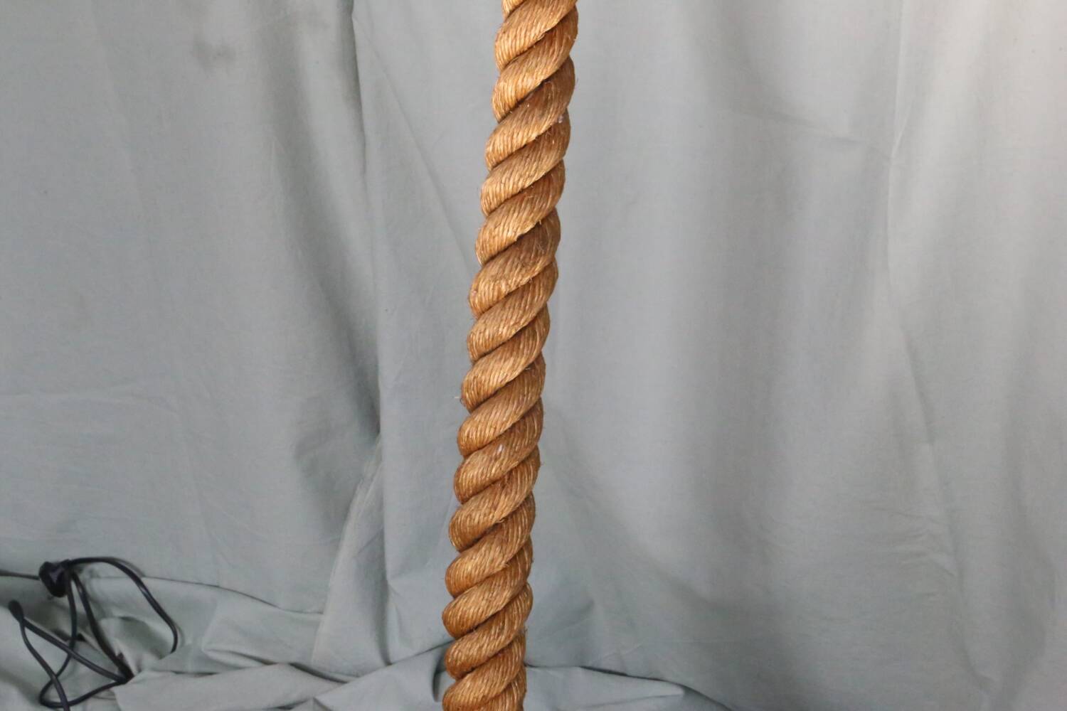 Rope floor lamp