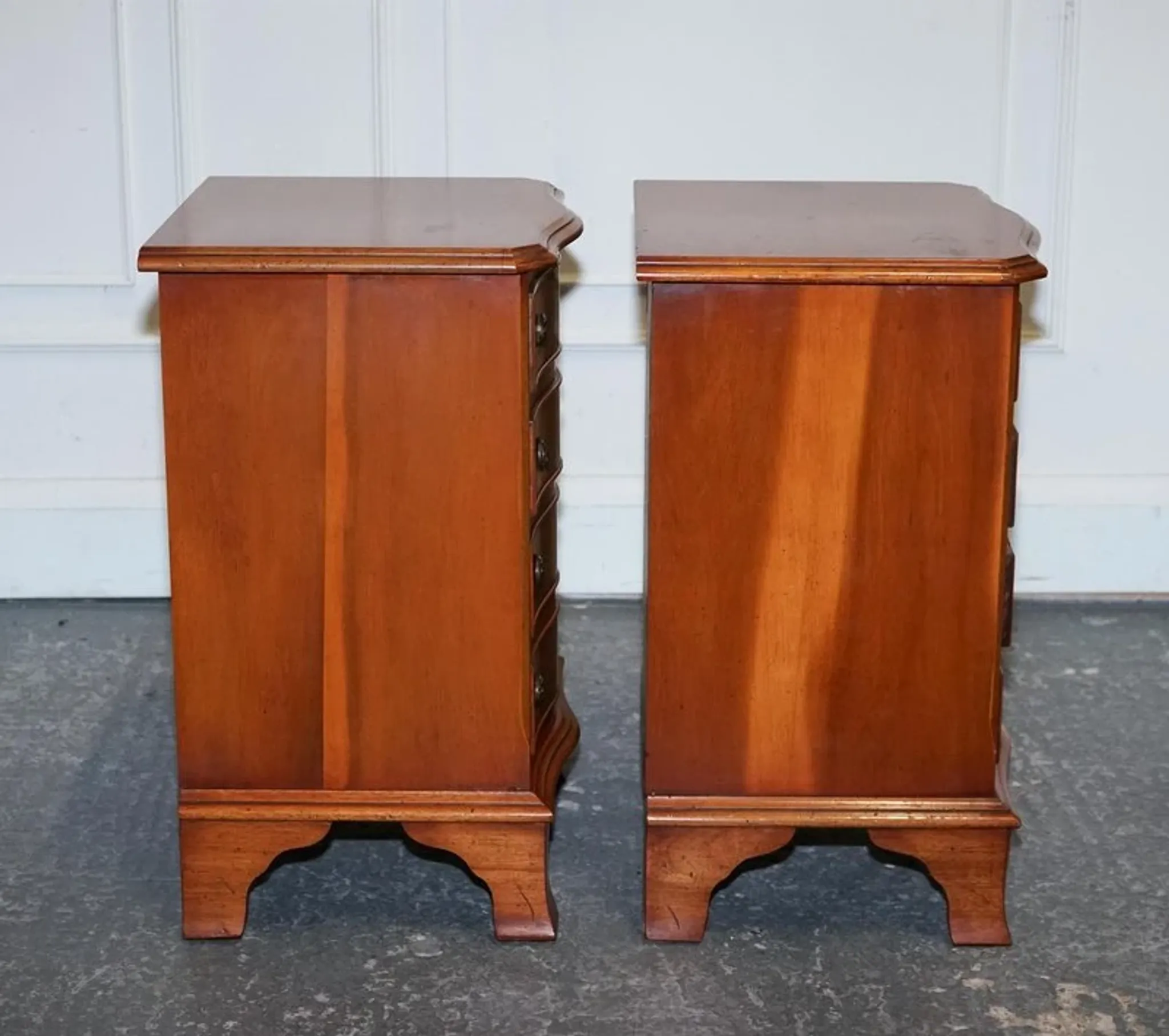 Georgian Style Yew Wood Bedside Tables, Set of 2