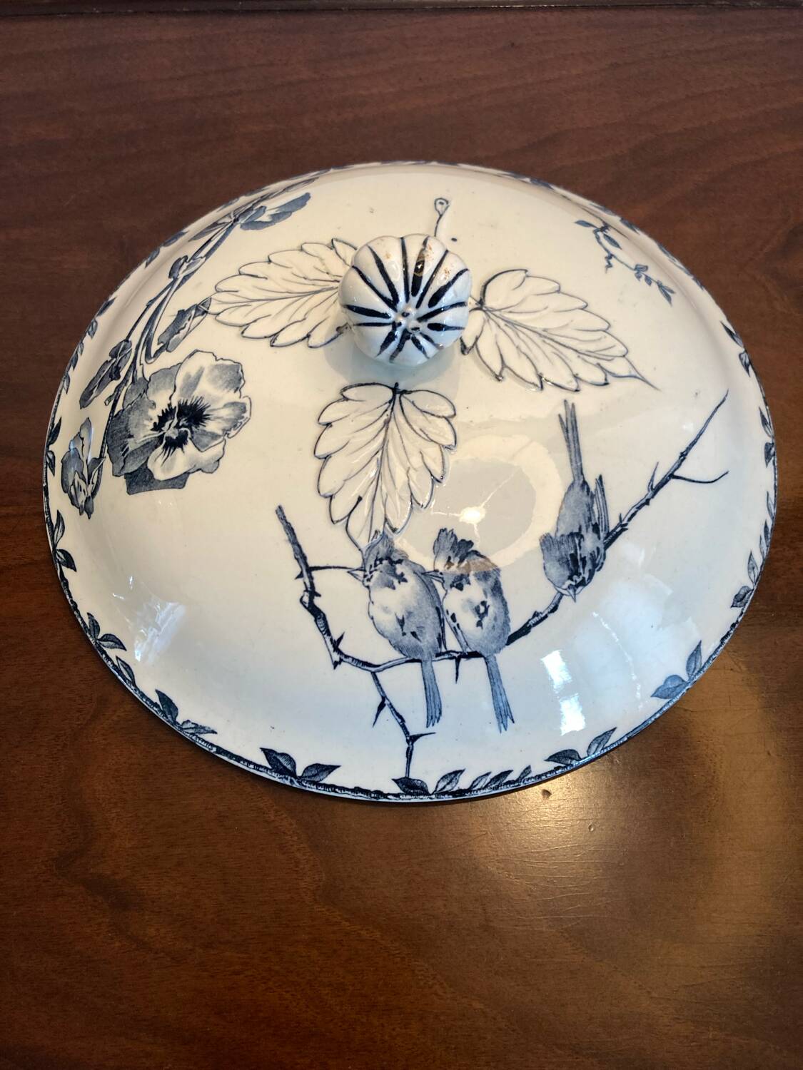 Iron earth soup tureen Grand dépôt Printemps Oxford