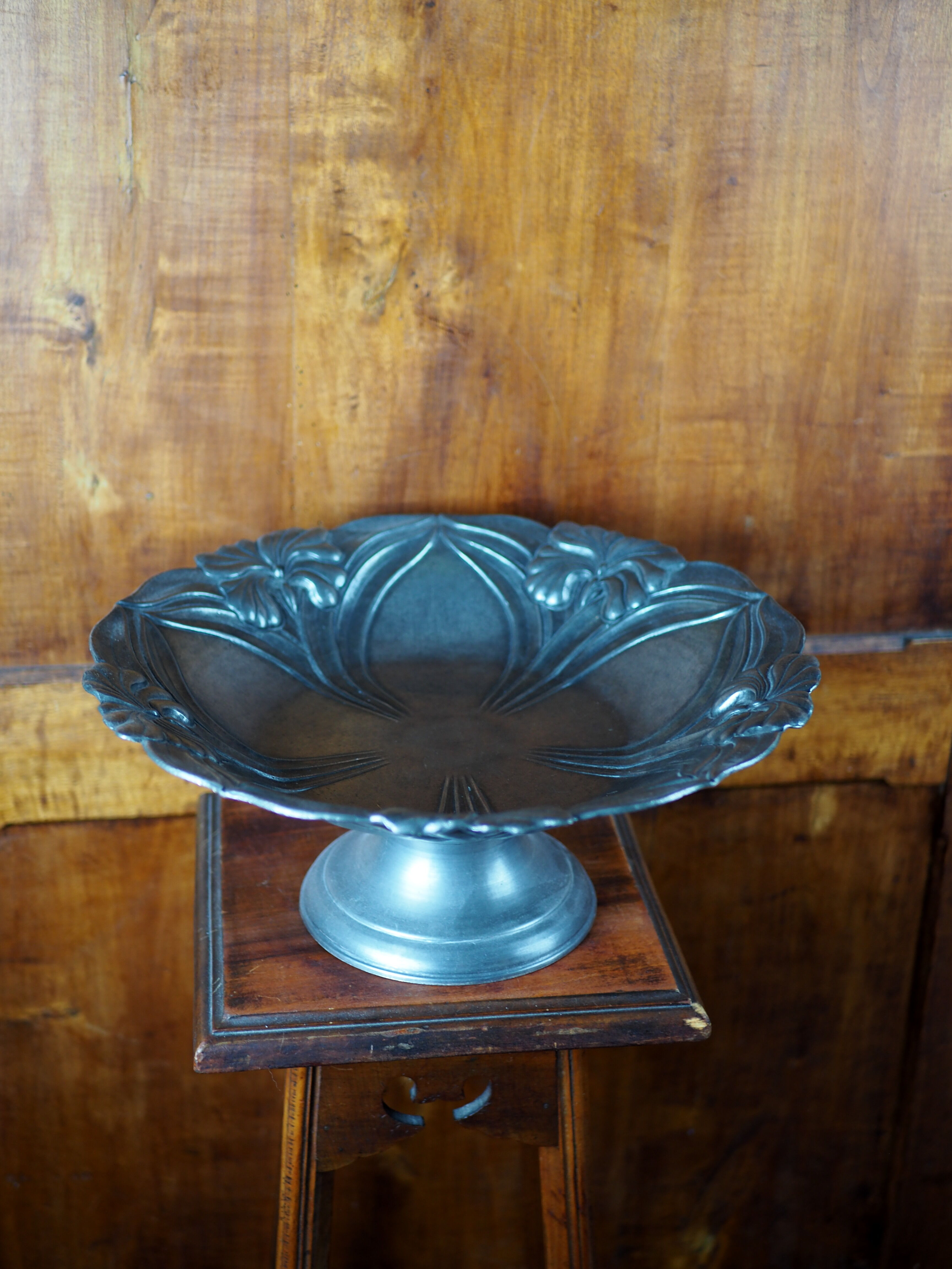 Piedouche tin cut with lily patterns - art nouveau - xxth century