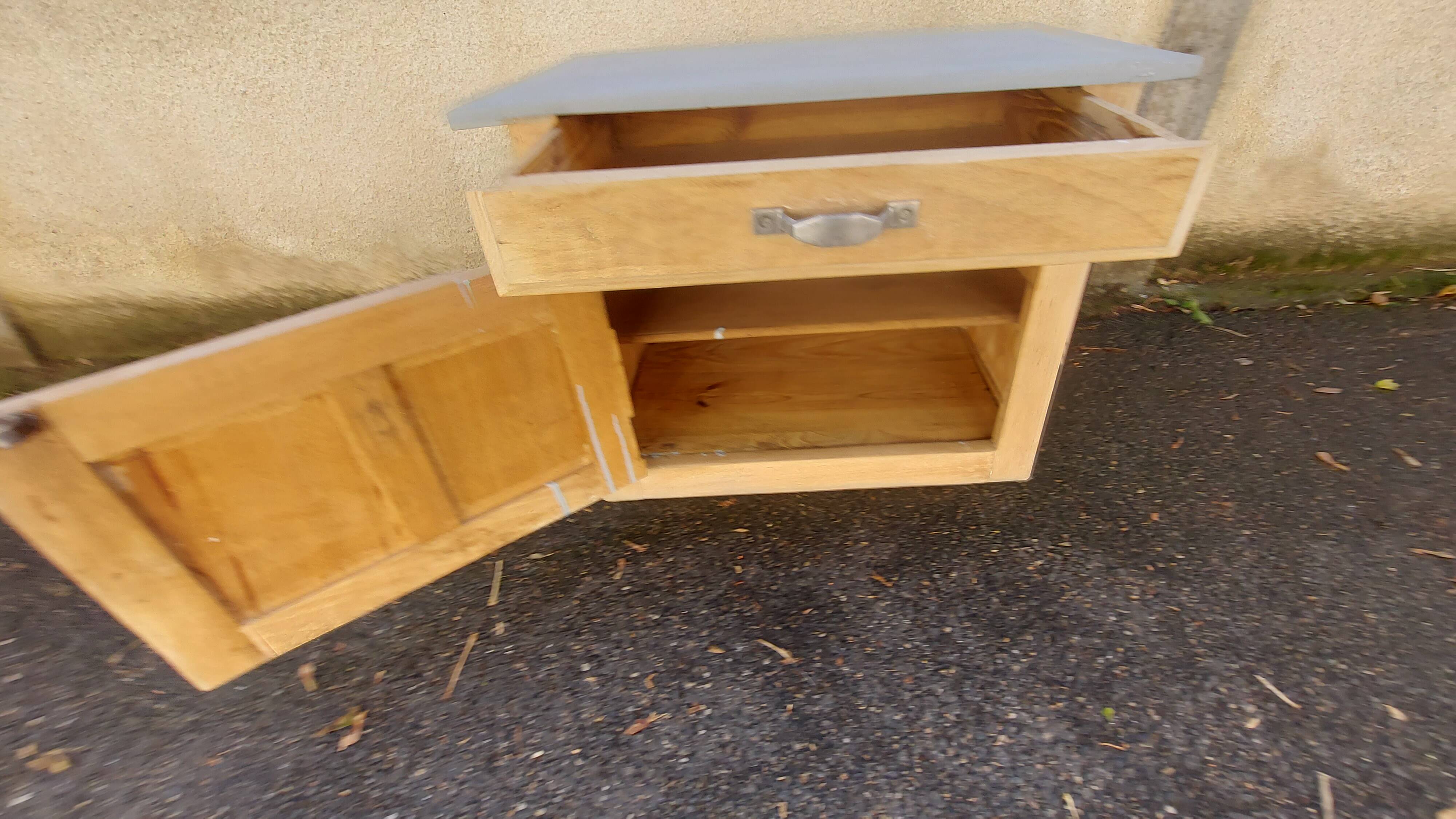 1940s parisian mini-piece ponce, perfect bedside table