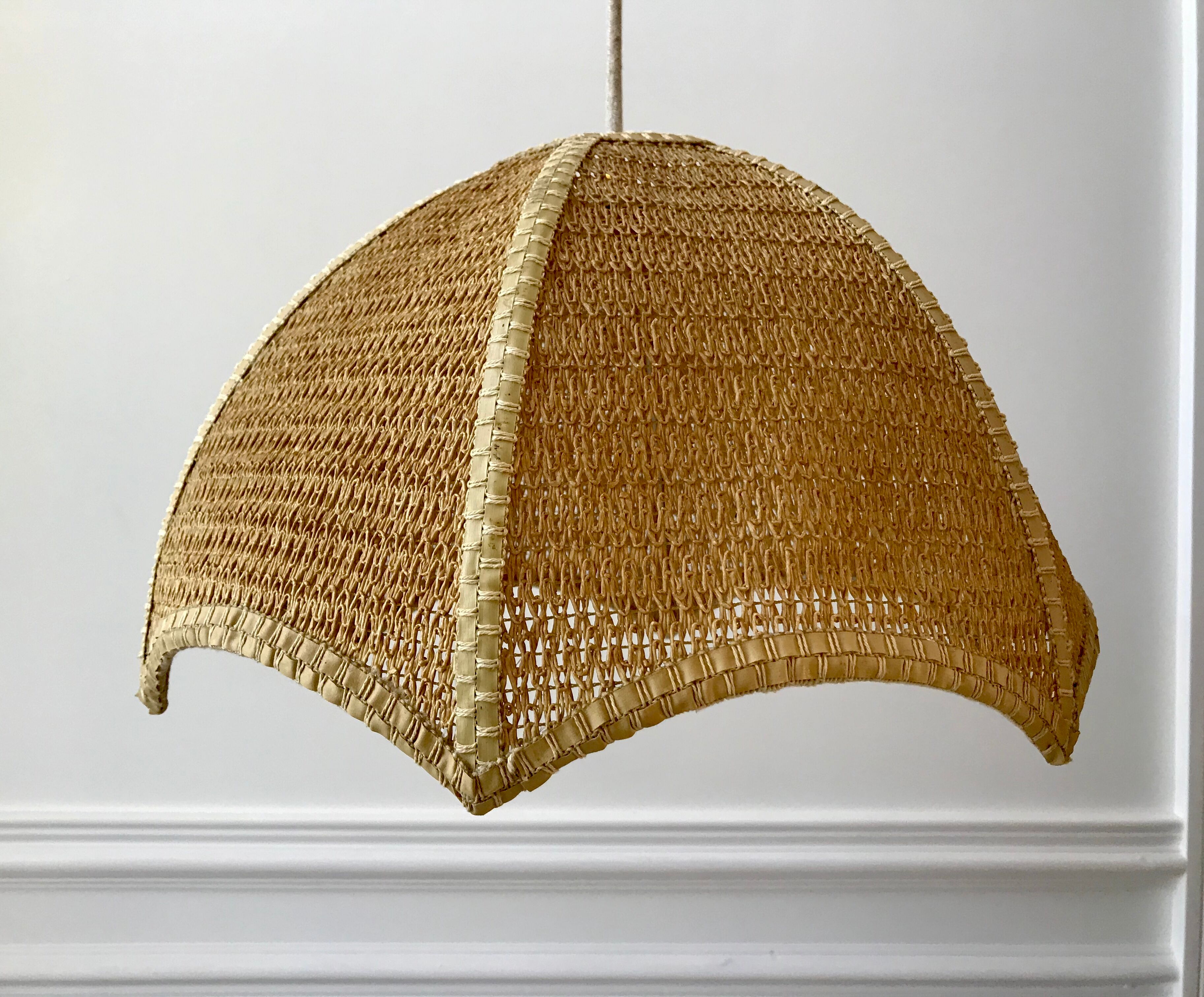 Tulip flower suspension in rope / wicker 70s