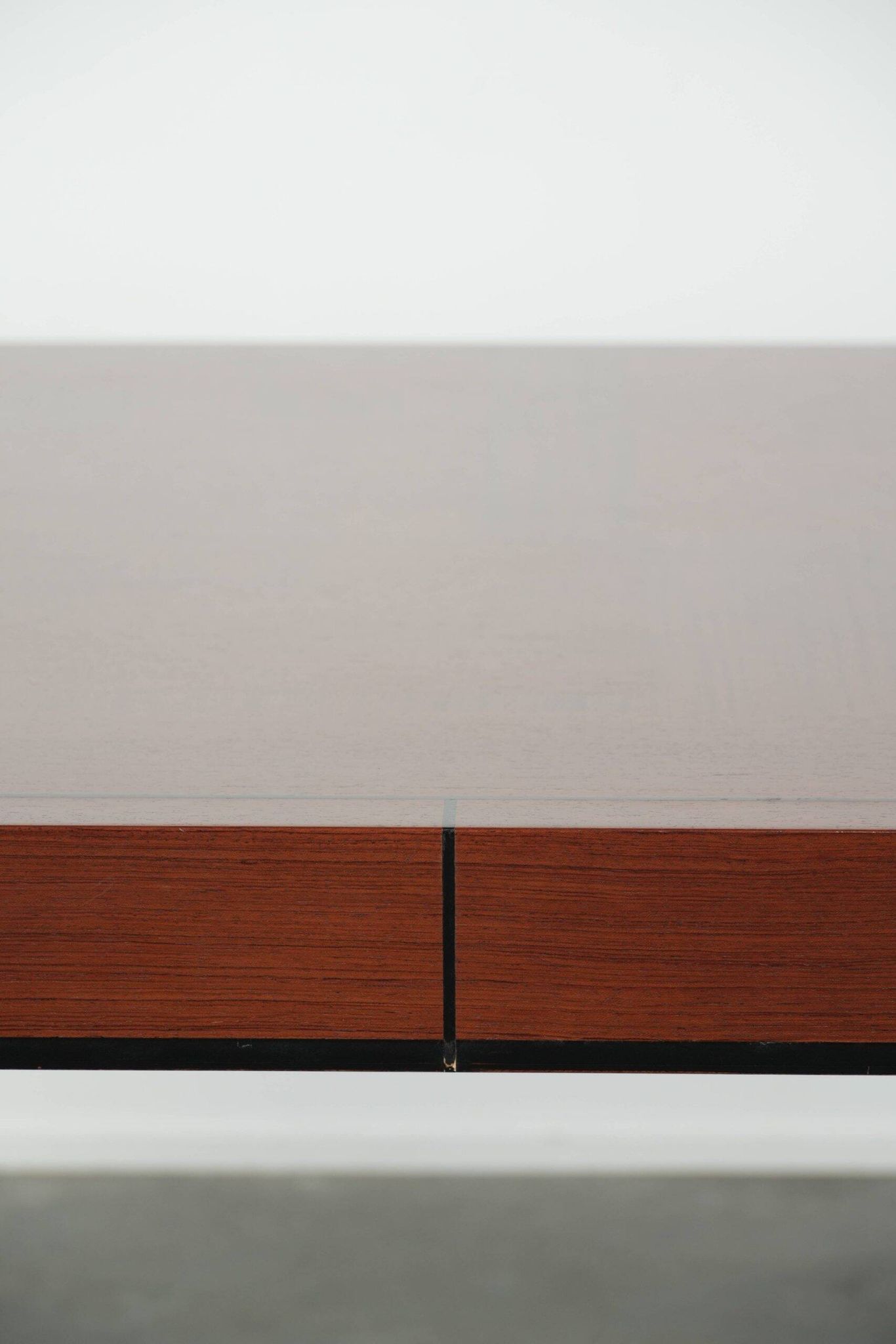 Spacious 6-person Art Deco design dining table with unique details
