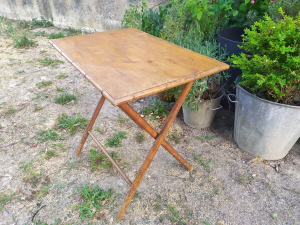 Table en bois pliable
