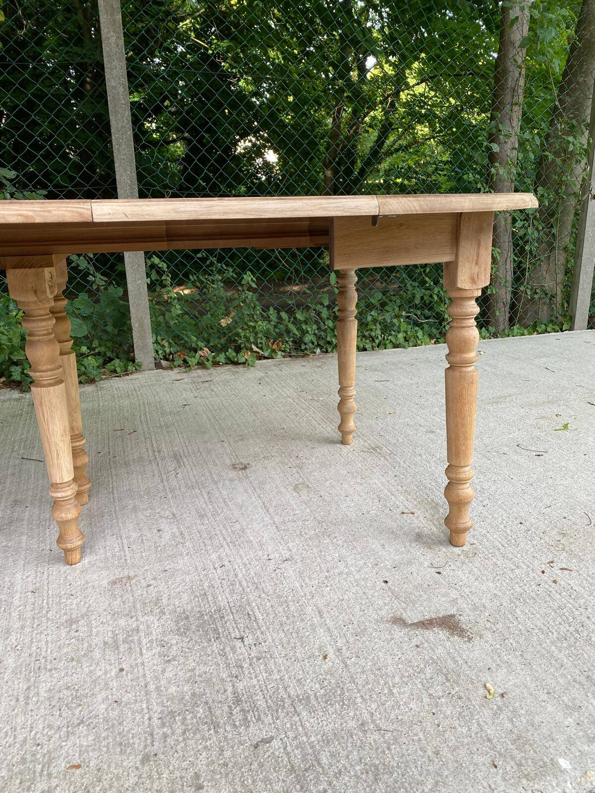 Louis Philippe 20th century extendable round dining table with shutters, renovated 230cm