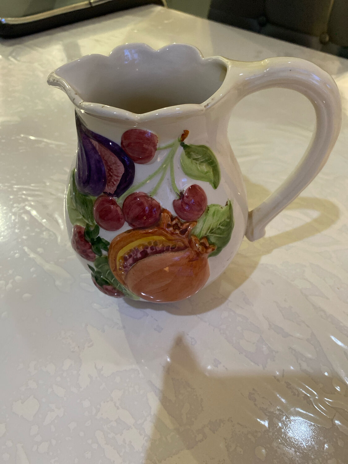 Carafe, barbotine vintage