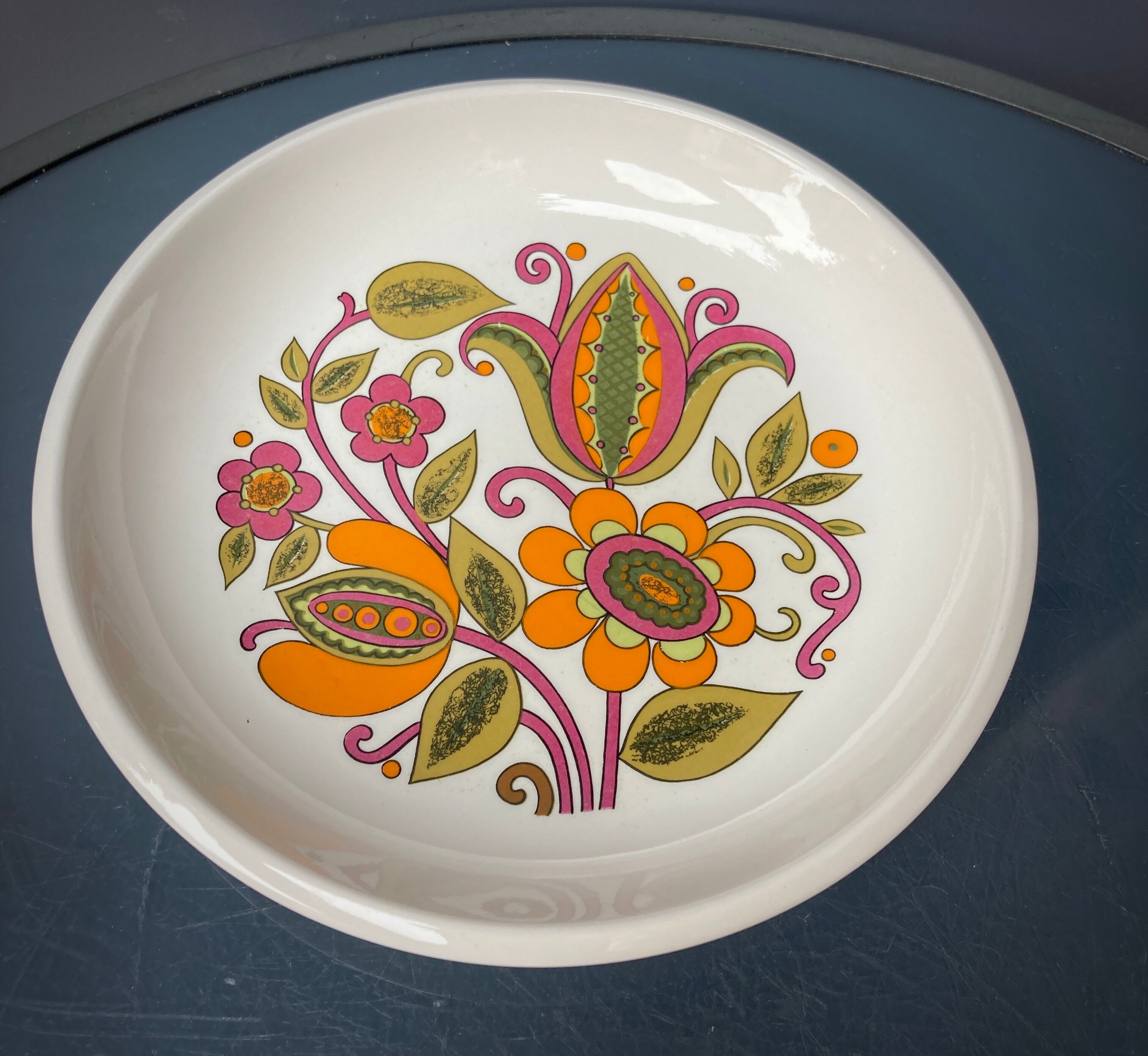 Two vintage plates Boch model Bali