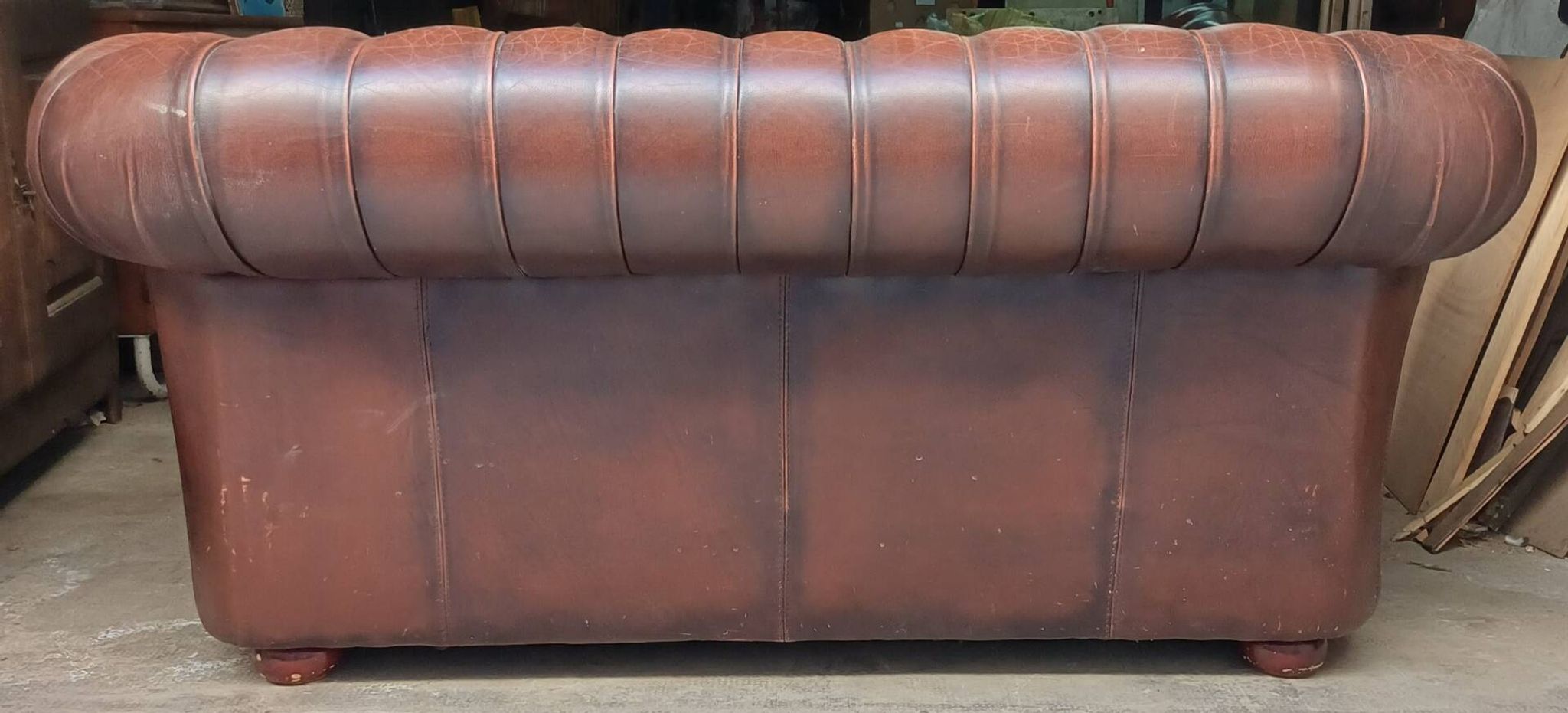 Vintage Chesterfield 2-Seater Sofa in Burgundy Leather with Button Tufting