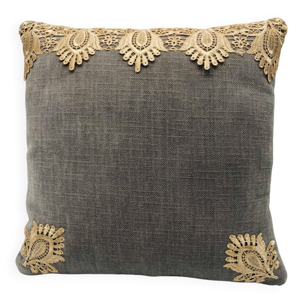 Coussin carré, Housse et Insert. Gris, Champagne. Modèle Mila. — Beyit
