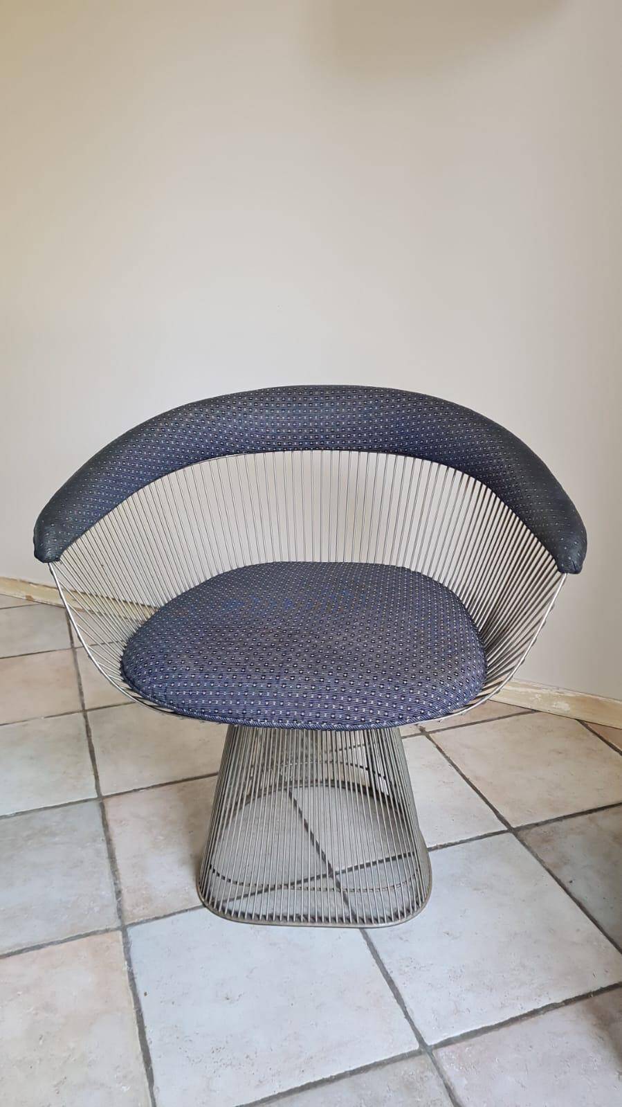 Warren Platner table with its 5 chairs.