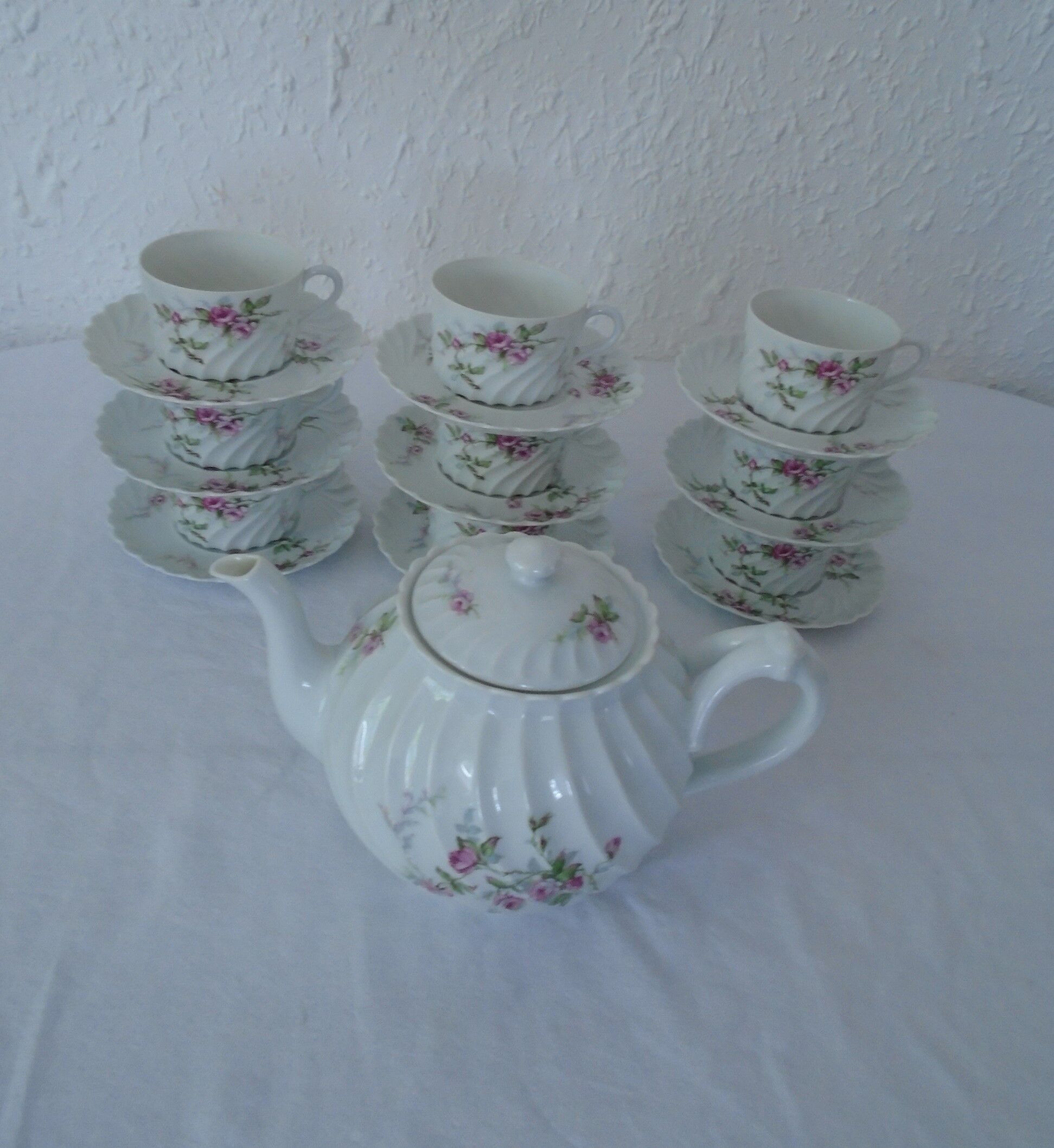 Service 9 Cups & Teapot Haviland model Sylvie small roses Limoges porcelain