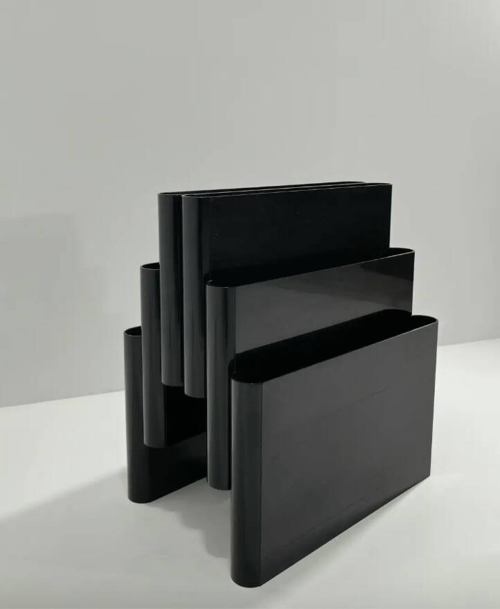Large black magazine rack by Giotto Stoppino for Kartell, Italy 1970.