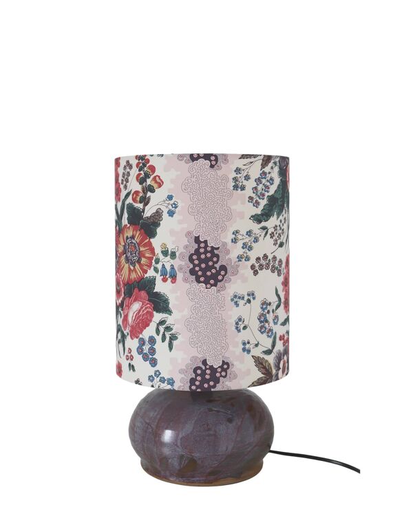 Lampe vintage recyclée — céramique artisanale prune et abat-jour fleurs anciennes