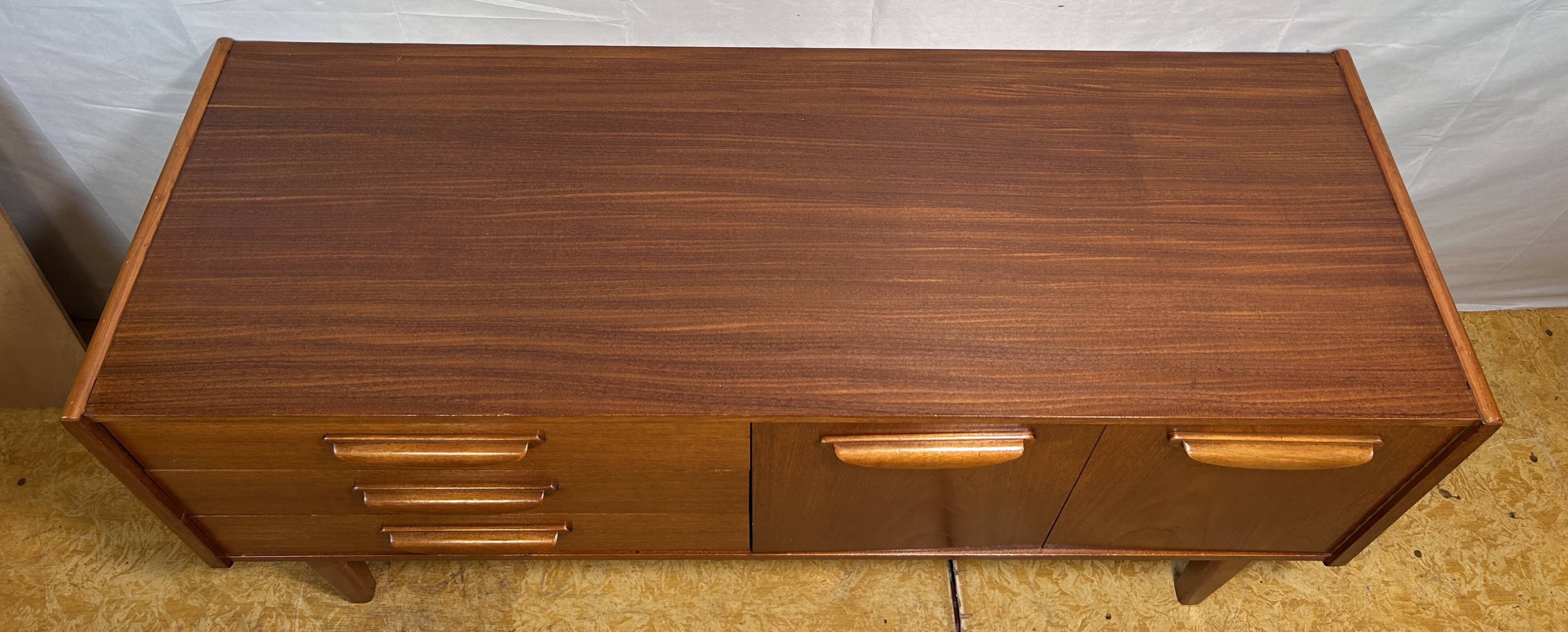 Buffet rétro vintage en teck du milieu du siècle par Stonehill – Gamme Stateroom 1960