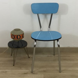 Chaise en formica bleue