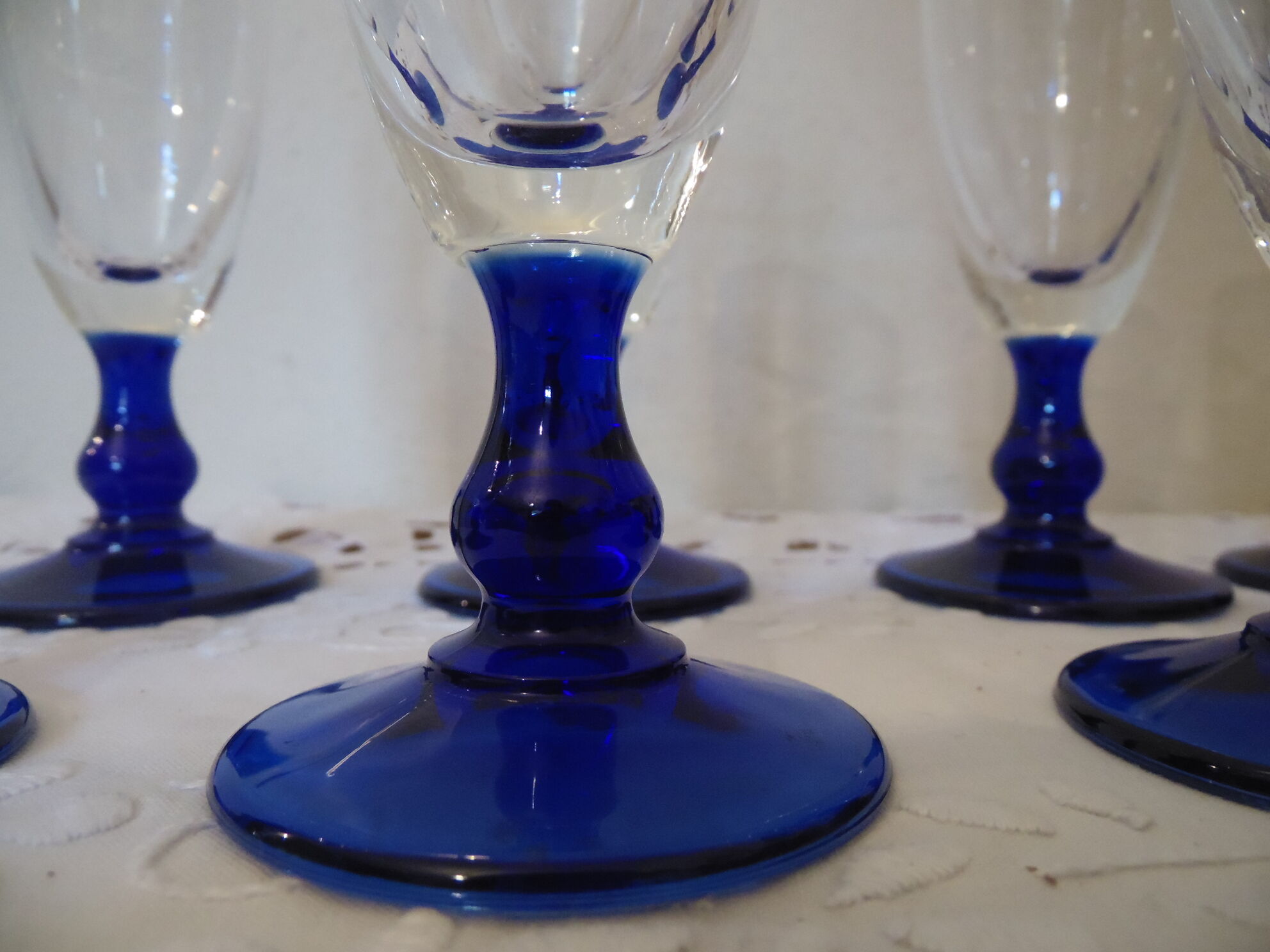 Flutes a champagne foot blue cobalt