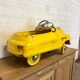 Voiture à pedale pour enfant vintage