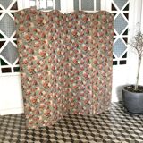 Screen old wood and flowery fabric