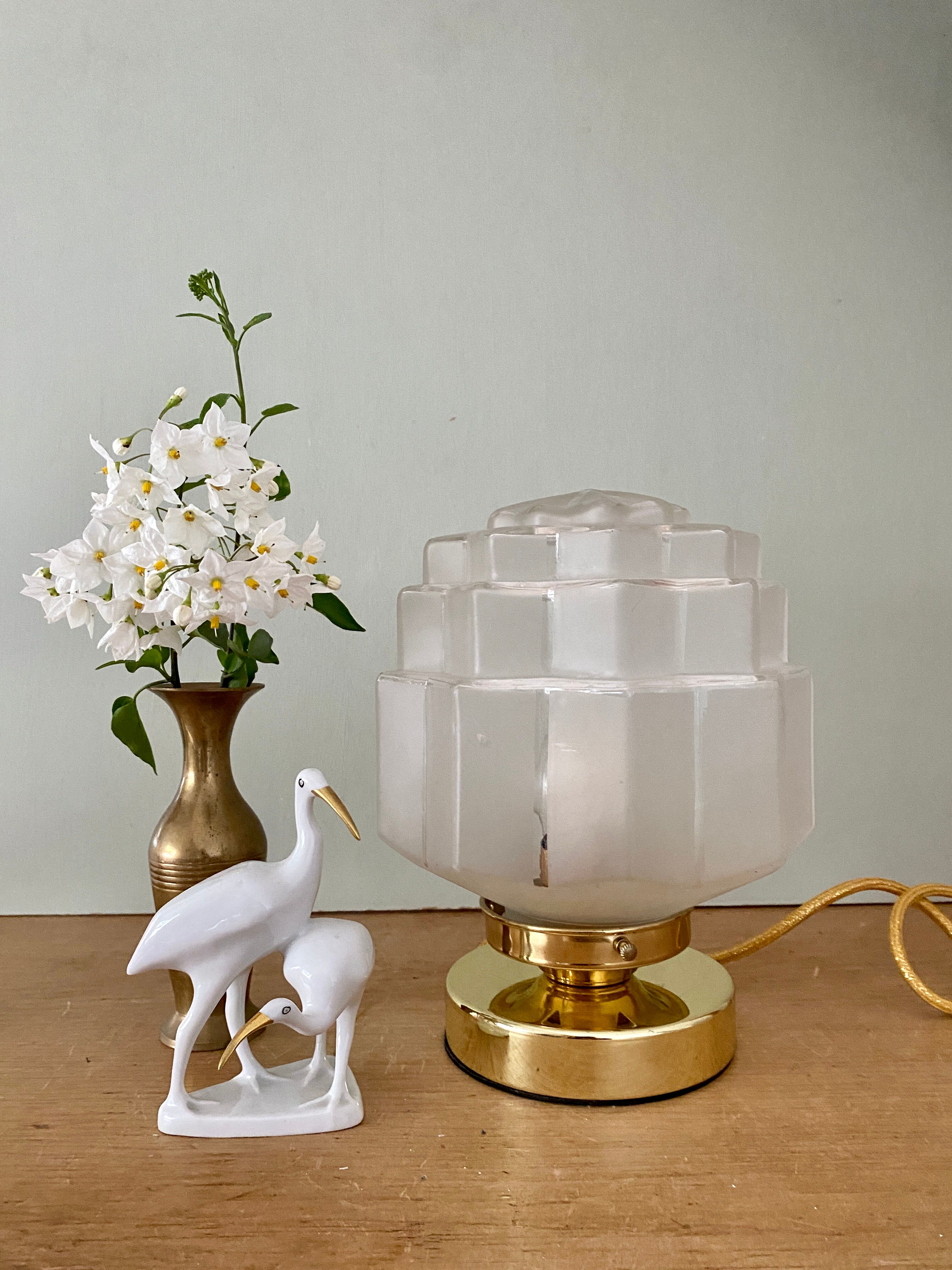 Vintage art deco globe table lamp in frosted glass