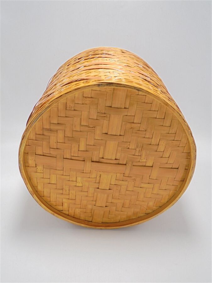 Wicker pot cover basket