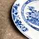 Assiette plate Compagnie des Indes en porcelaine peinte à la main, n°2
