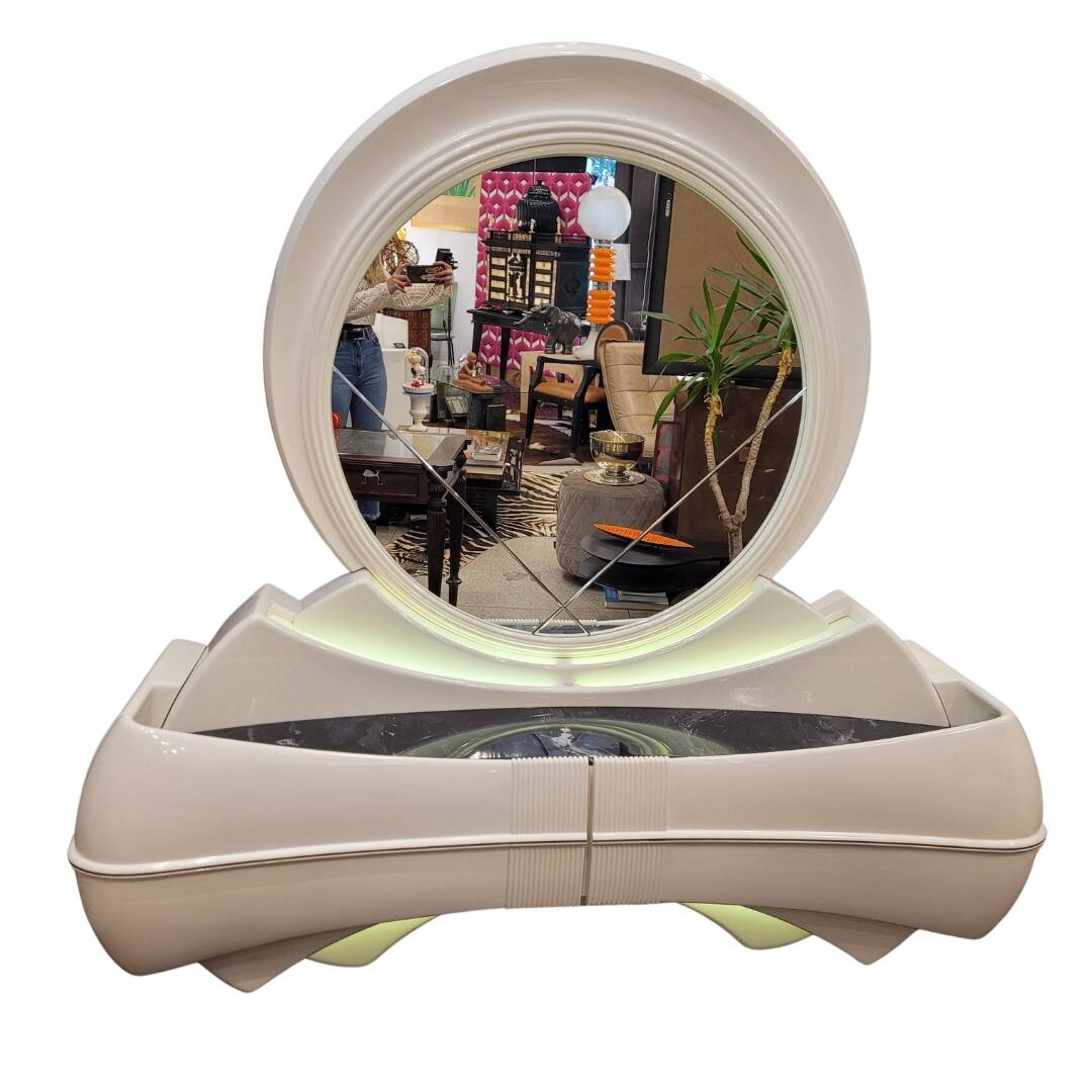 Cómoda / Tocador style Space Age, Firma DBM, lacquered wood and glass fiber, 70's – Italia